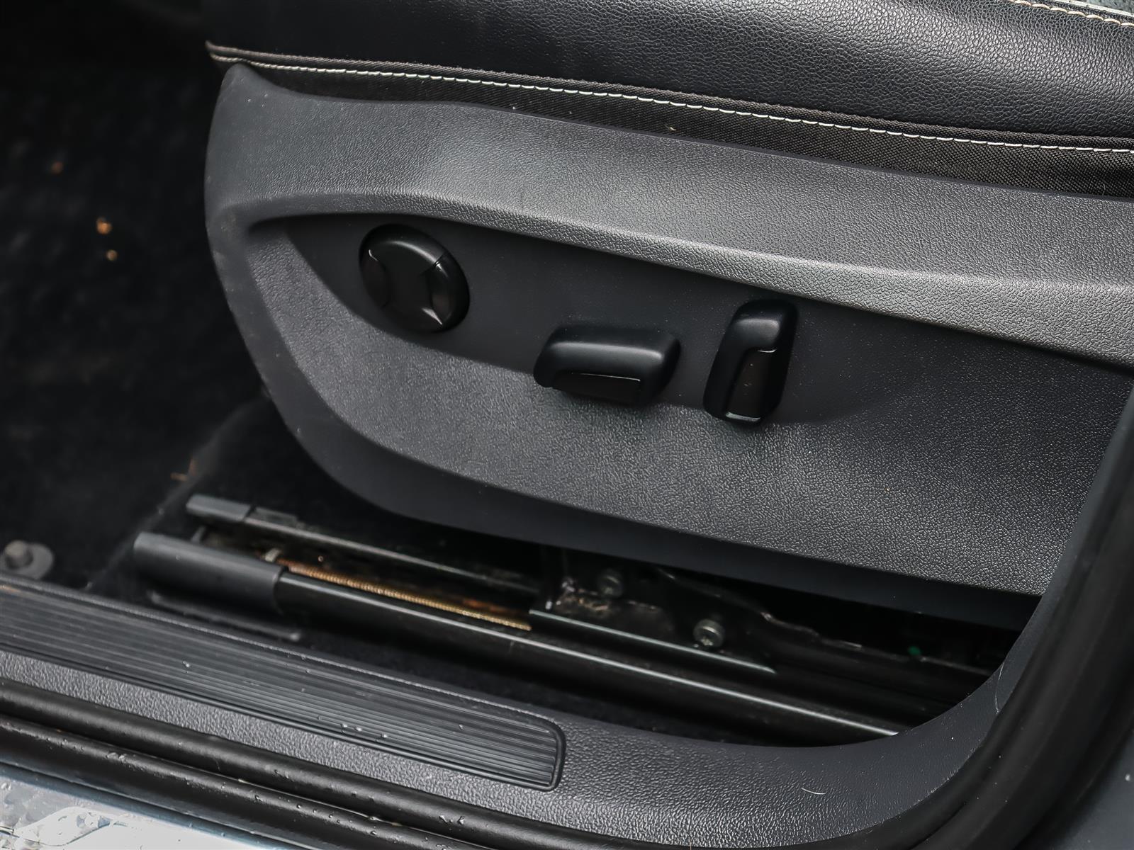 used 2022 Volkswagen Taos car