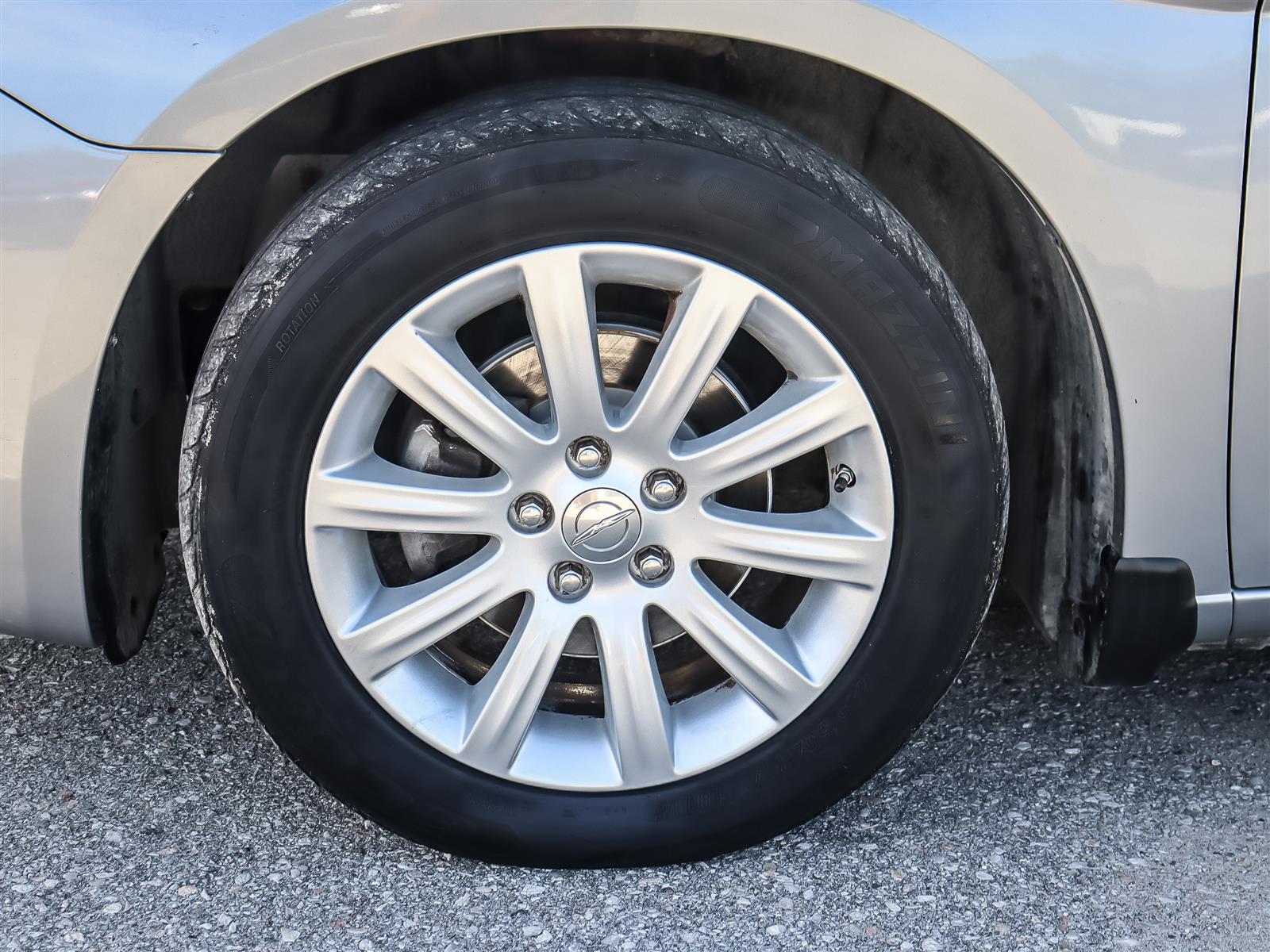 used 2014 Chrysler 200 car