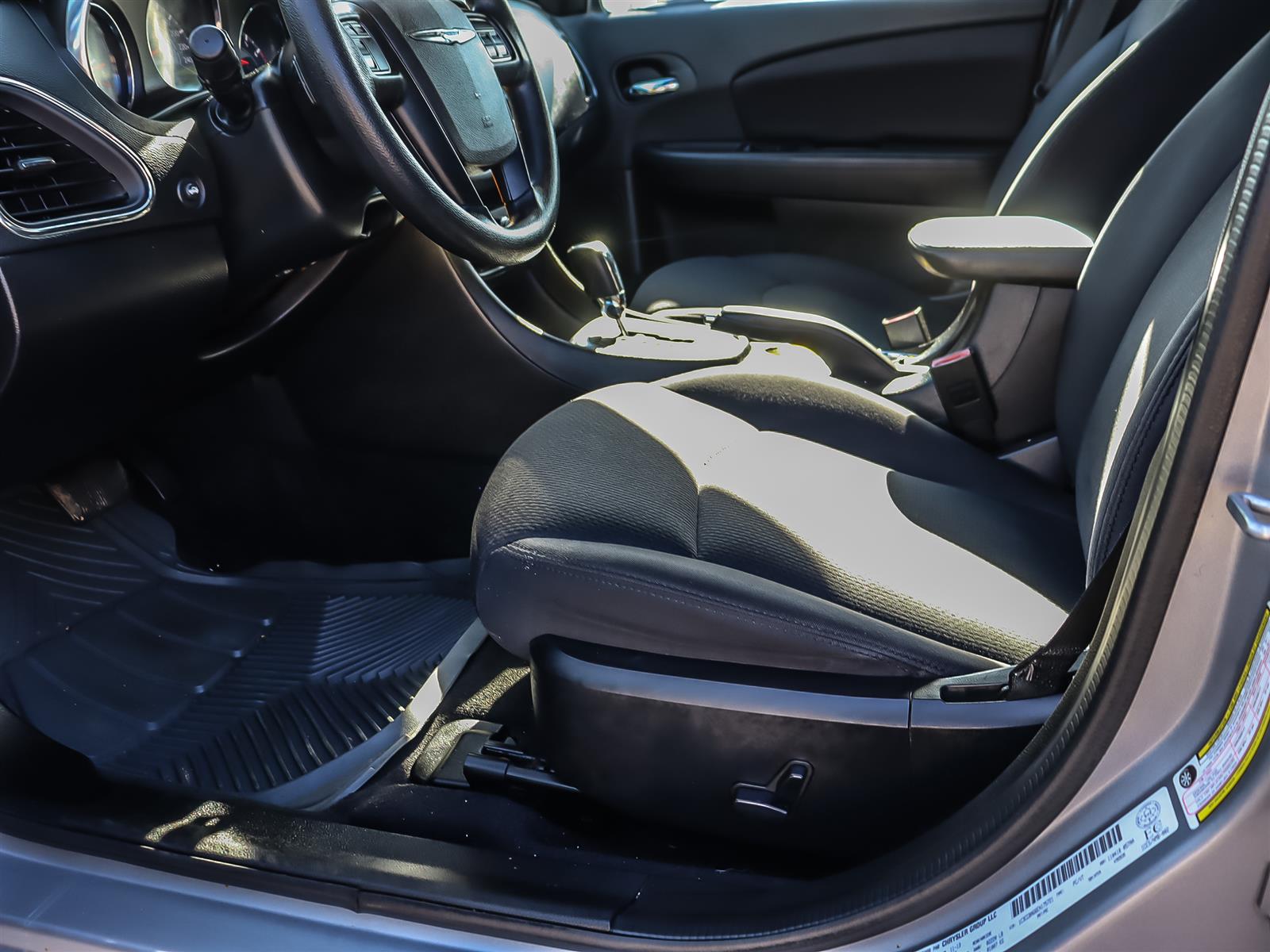 used 2014 Chrysler 200 car