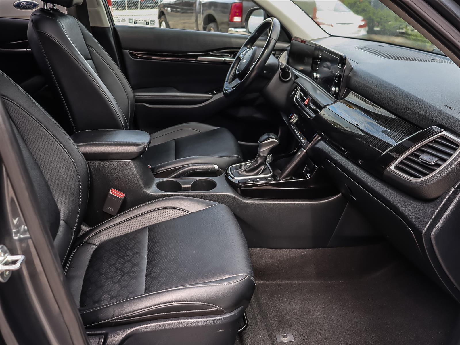 used 2024 Kia Seltos car