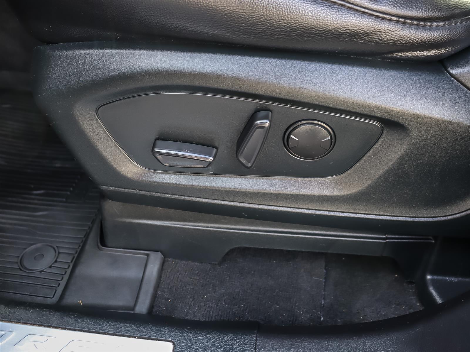 used 2022 Ford Explorer car