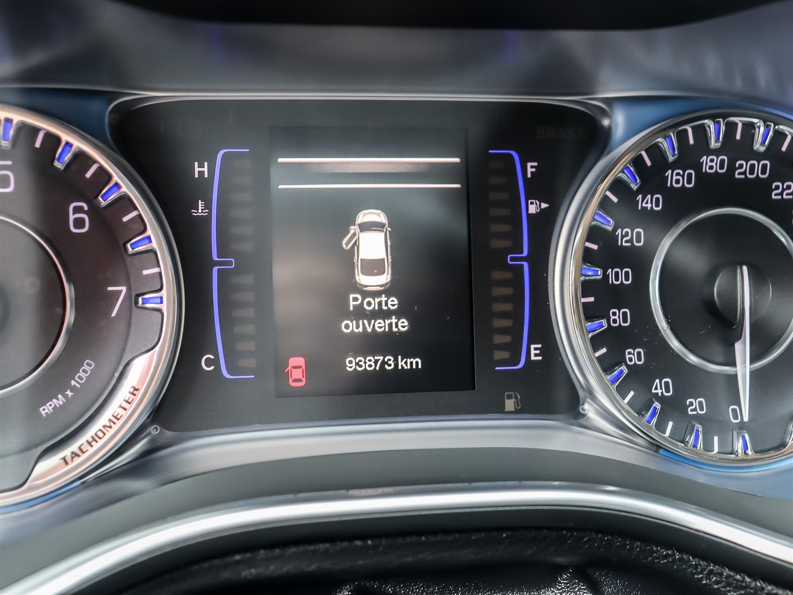 used 2015 Chrysler 200 car