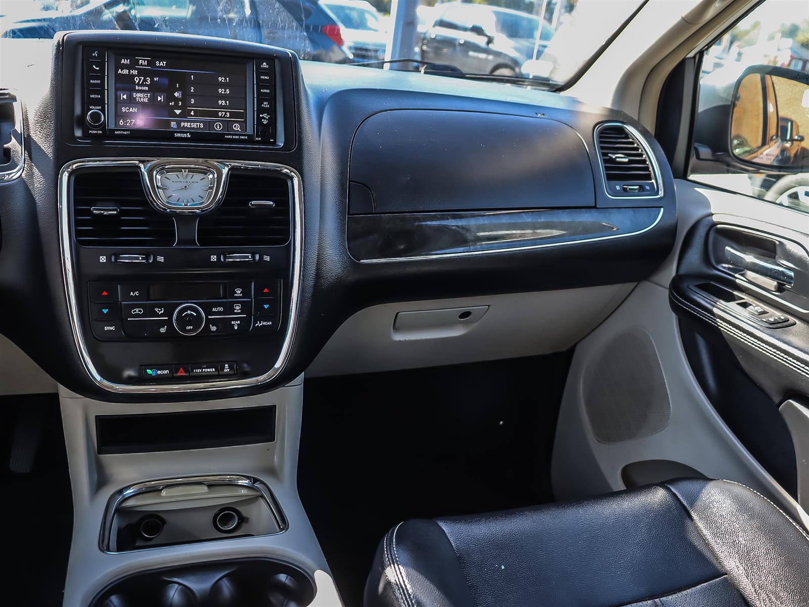 used 2014 Chrysler Town and Country car
