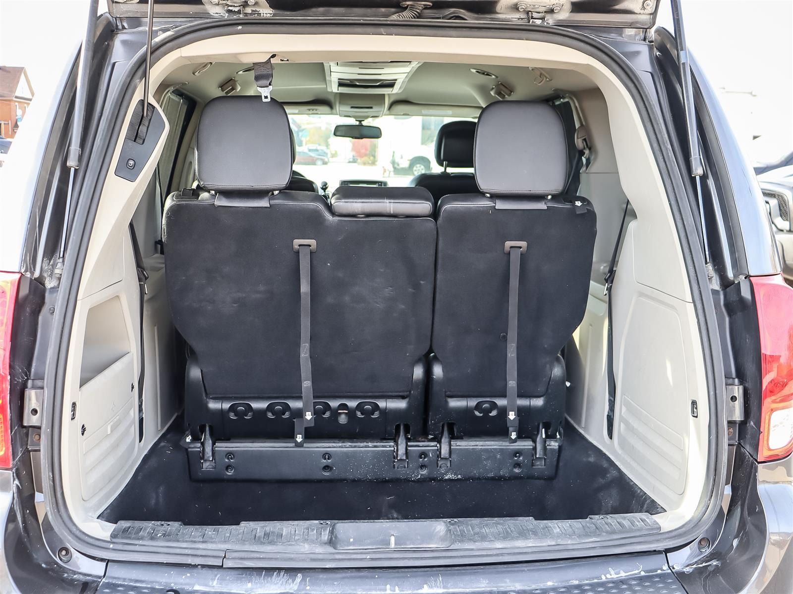used 2016 Dodge Grand Caravan car