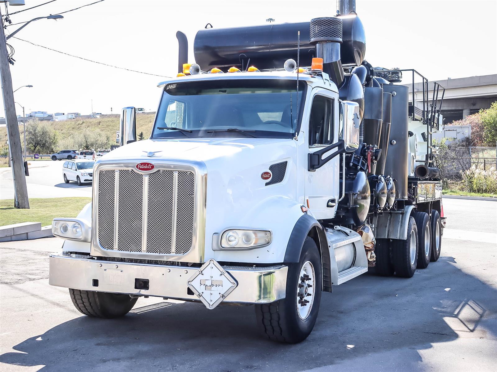2015 Peterbilt 386 - - Main View
