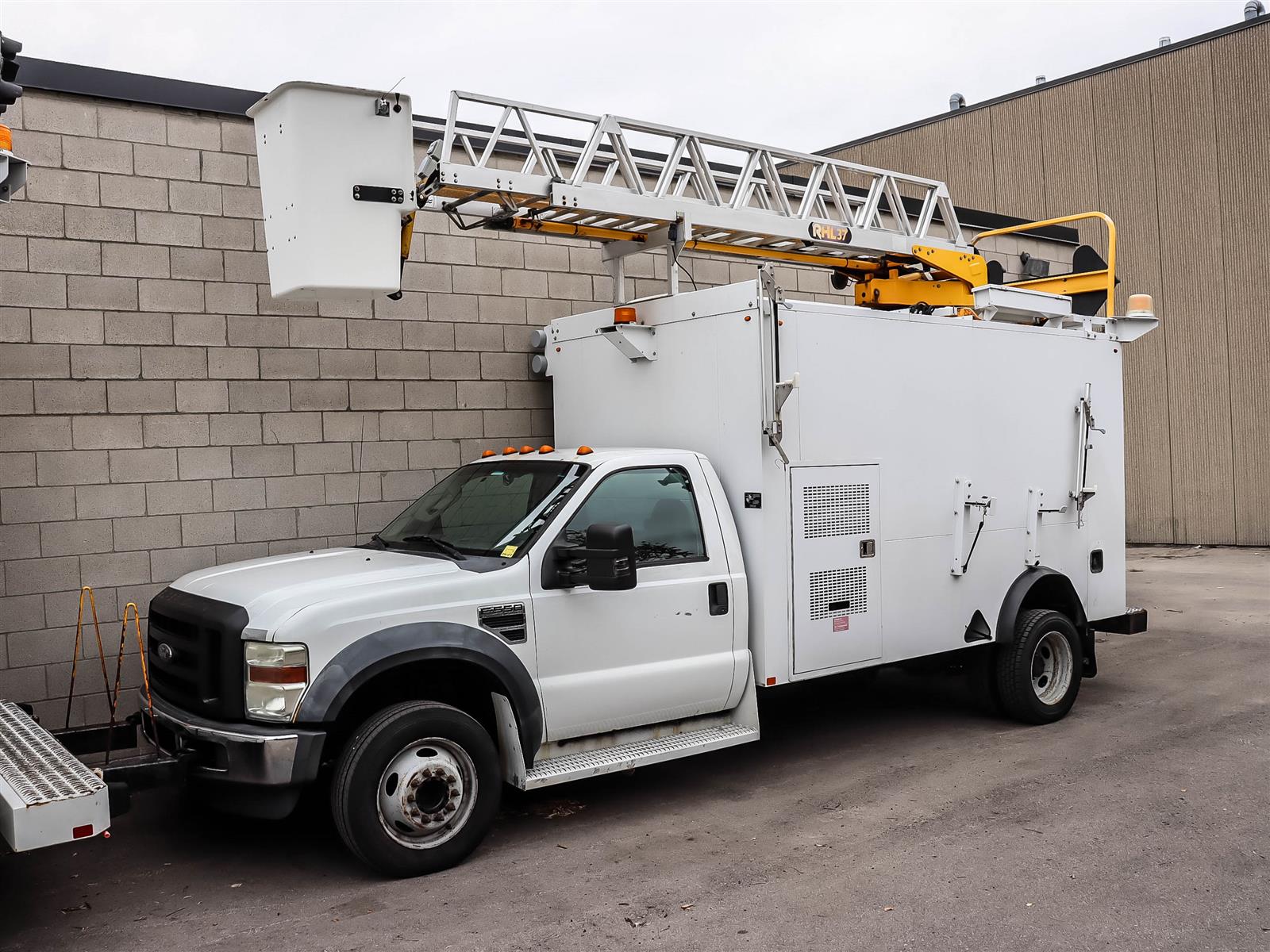2010 Ford F-550 DRW 2WD - Main View