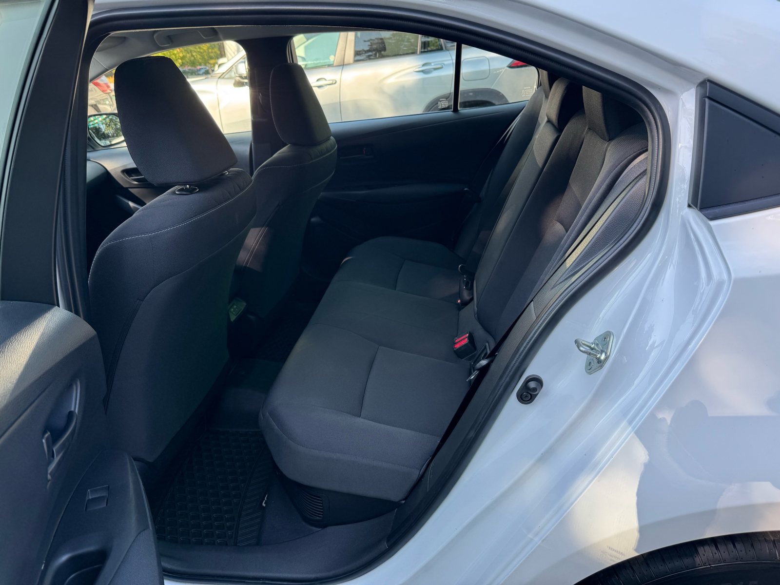 2023 Toyota Corolla LE AWD - Thumbnail 11