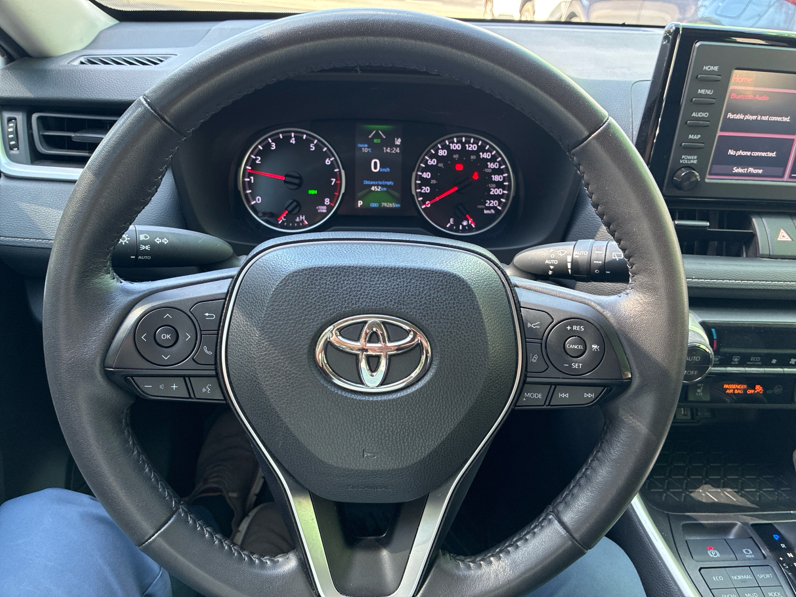 2022 Toyota RAV4 XLE AWD - Thumbnail 13