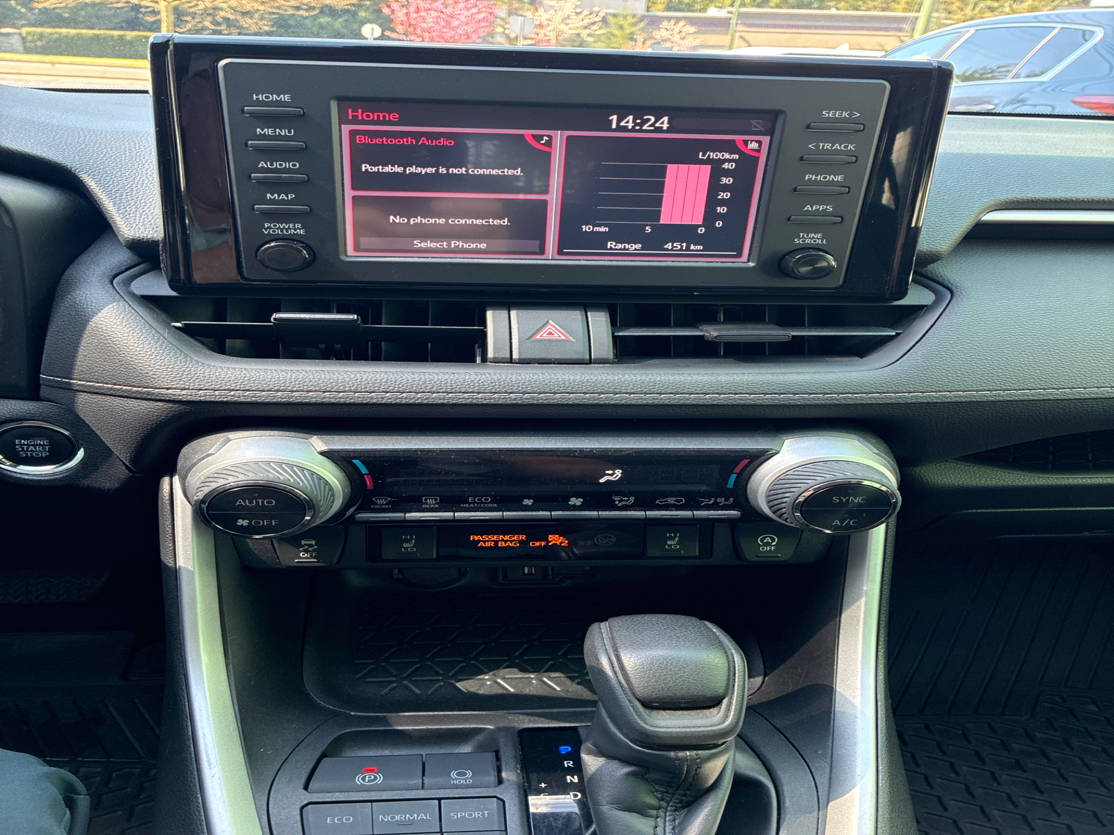 2022 Toyota RAV4 XLE AWD - Thumbnail 15