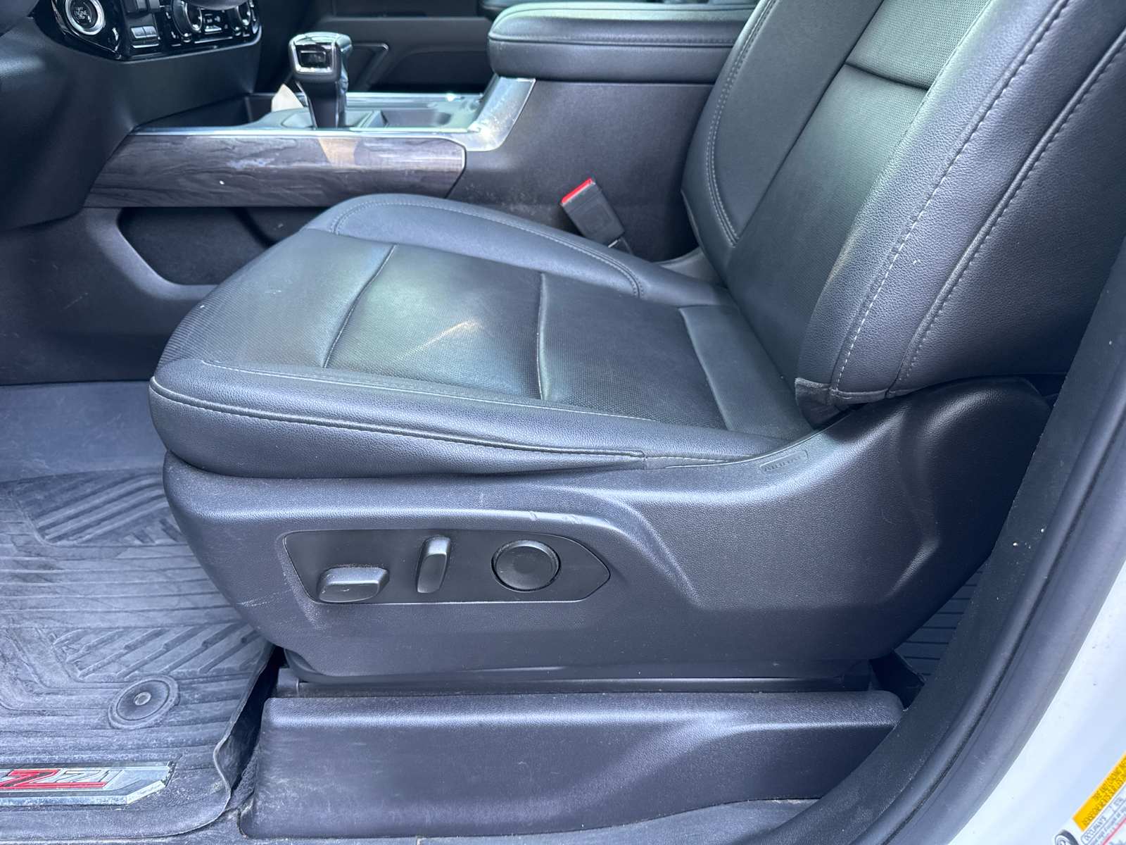 2024 Chevrolet Silverado 1500 LTZ Crew Cab 4WD - Thumbnail 10