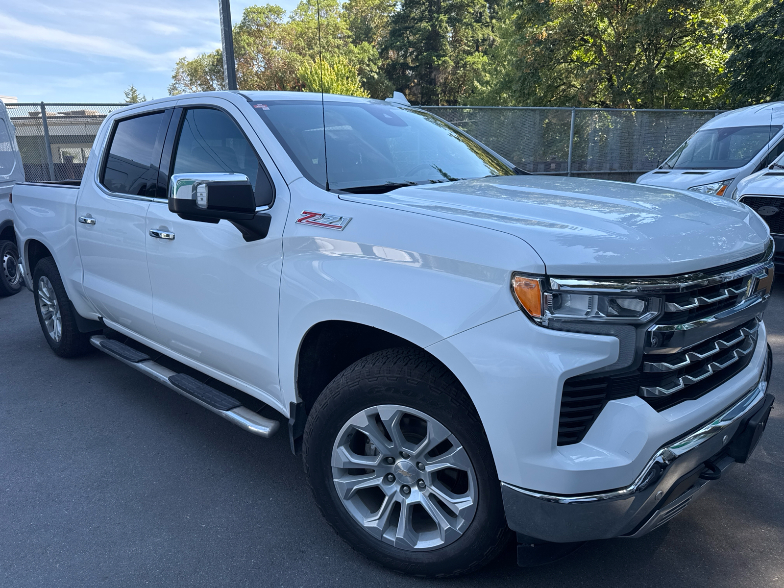 2024 Chevrolet Silverado 1500 LTZ Crew Cab 4WD - Thumbnail 3