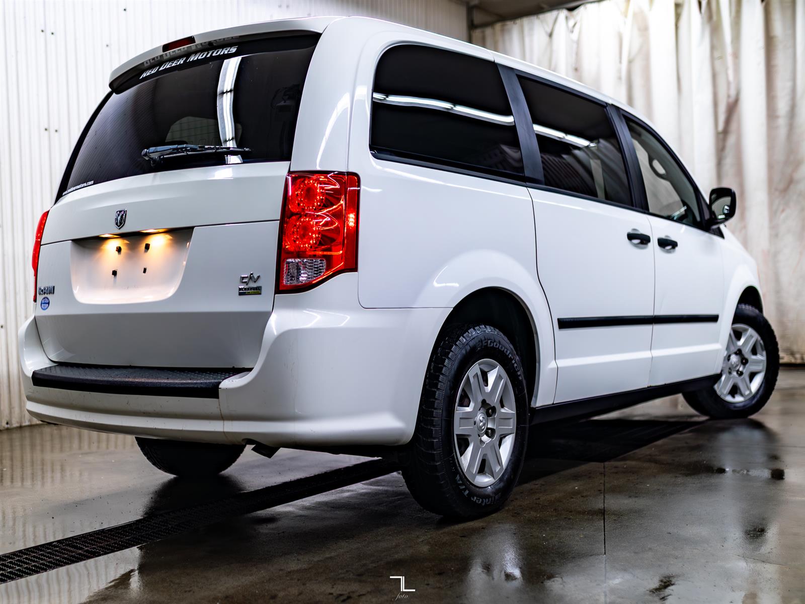 Dodge Ram Van