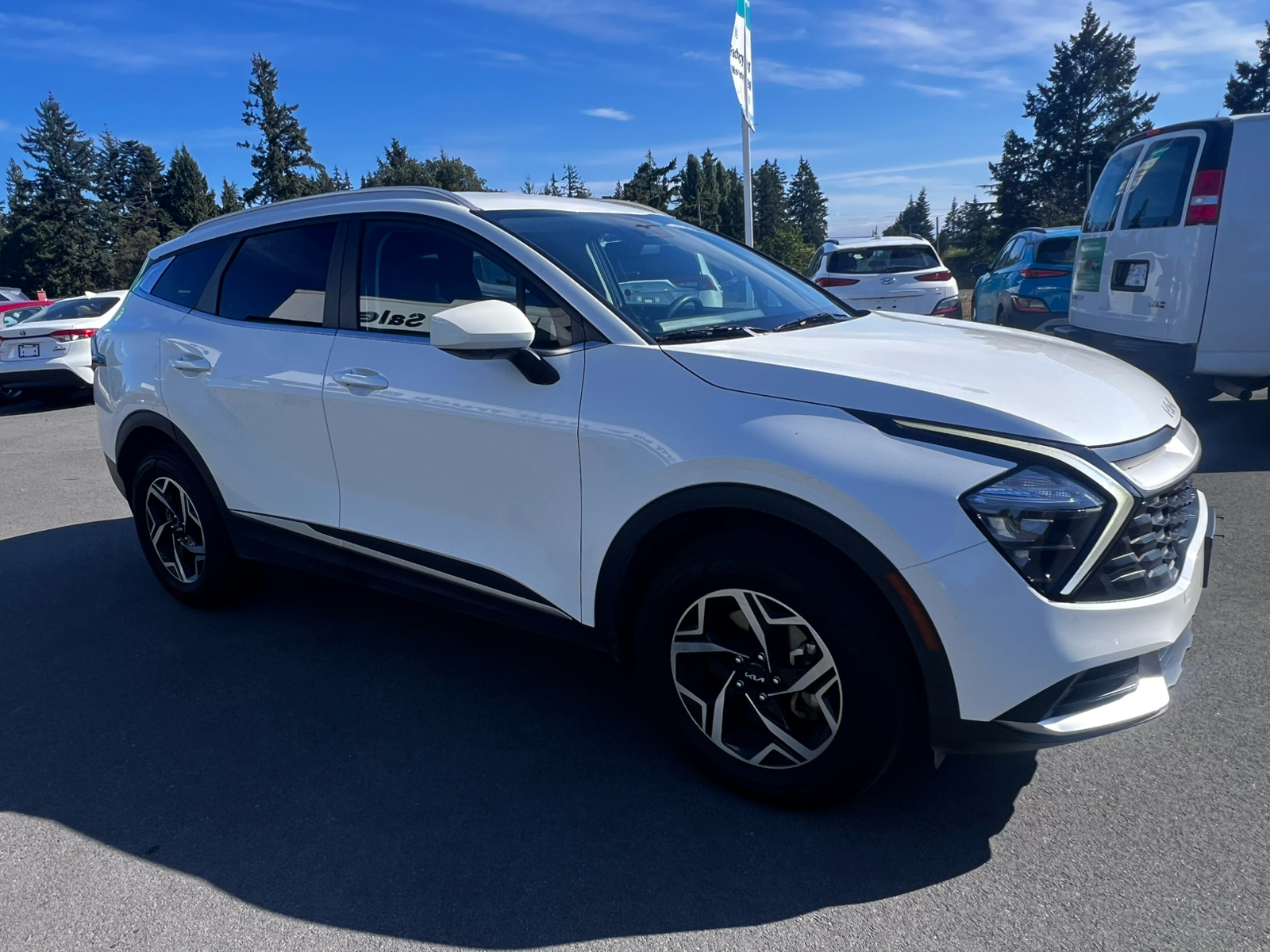 2023 Kia Sportage LX - Thumbnail 4
