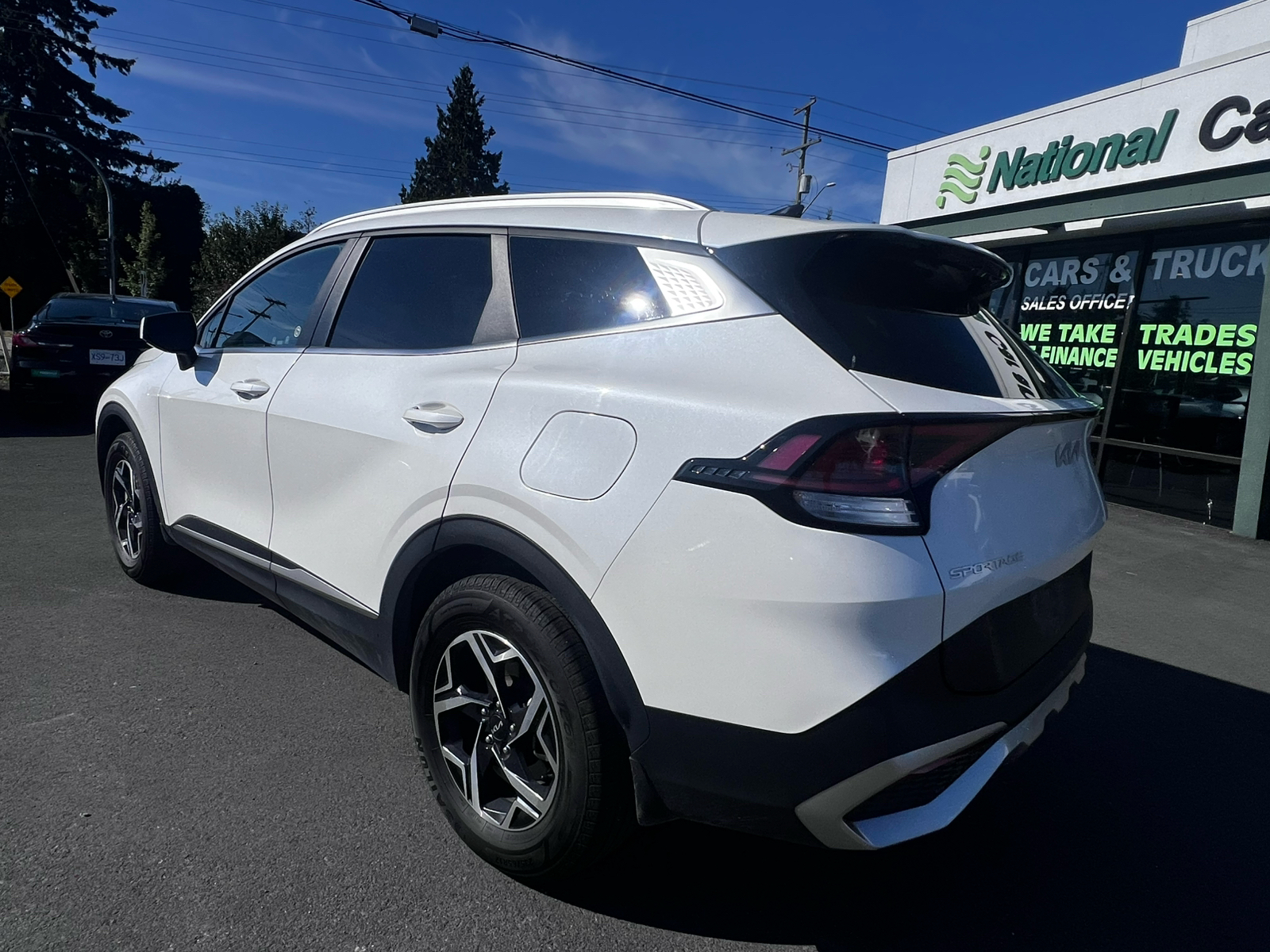 2023 Kia Sportage LX - Thumbnail 8