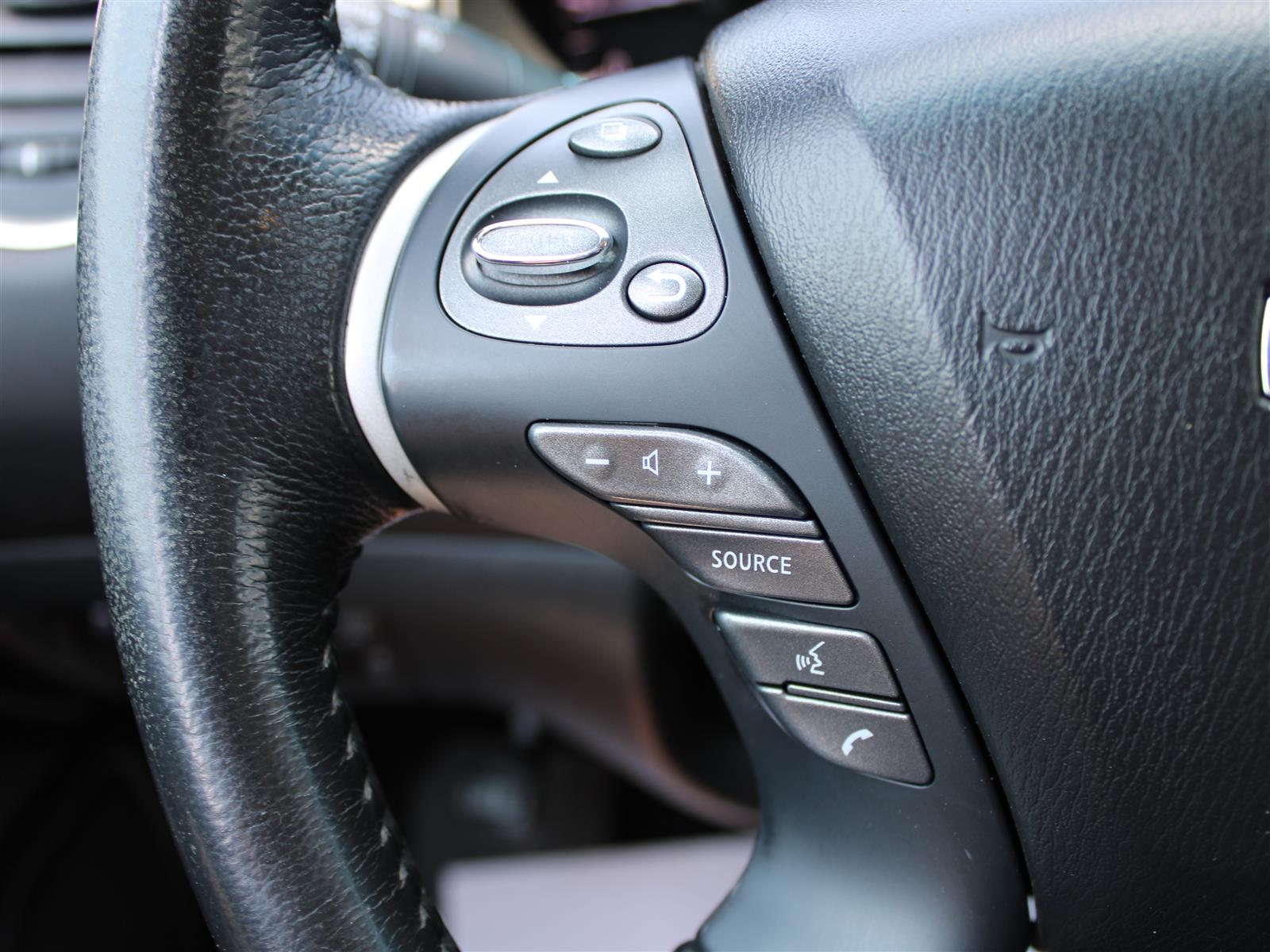 2014 Nissan Pathfinder13
