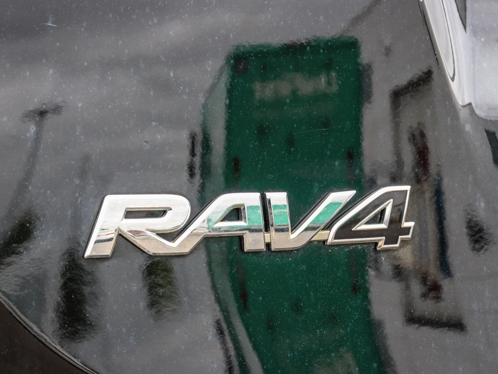 2013 Toyota RAV48