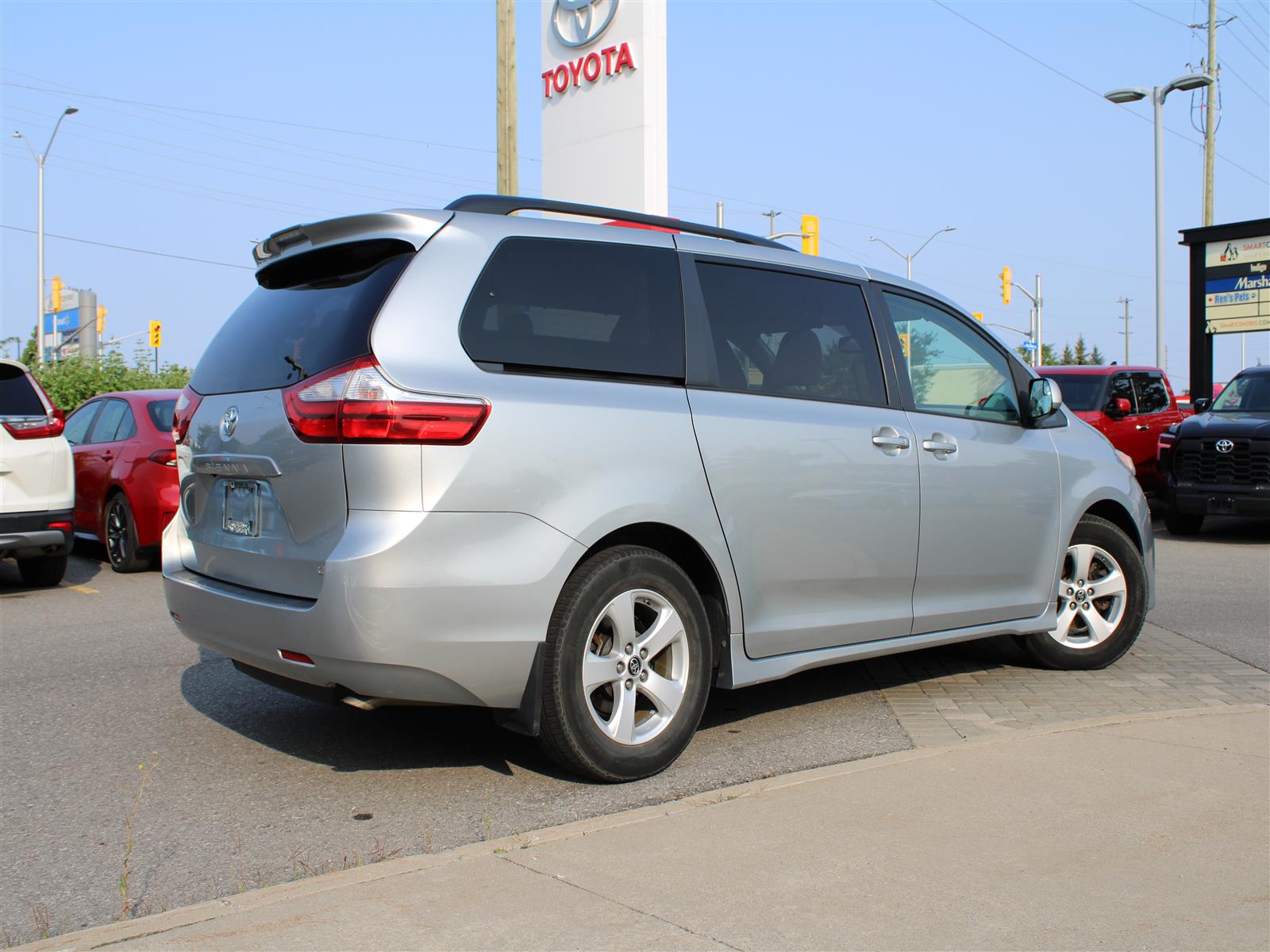 2019 Toyota Sienna6