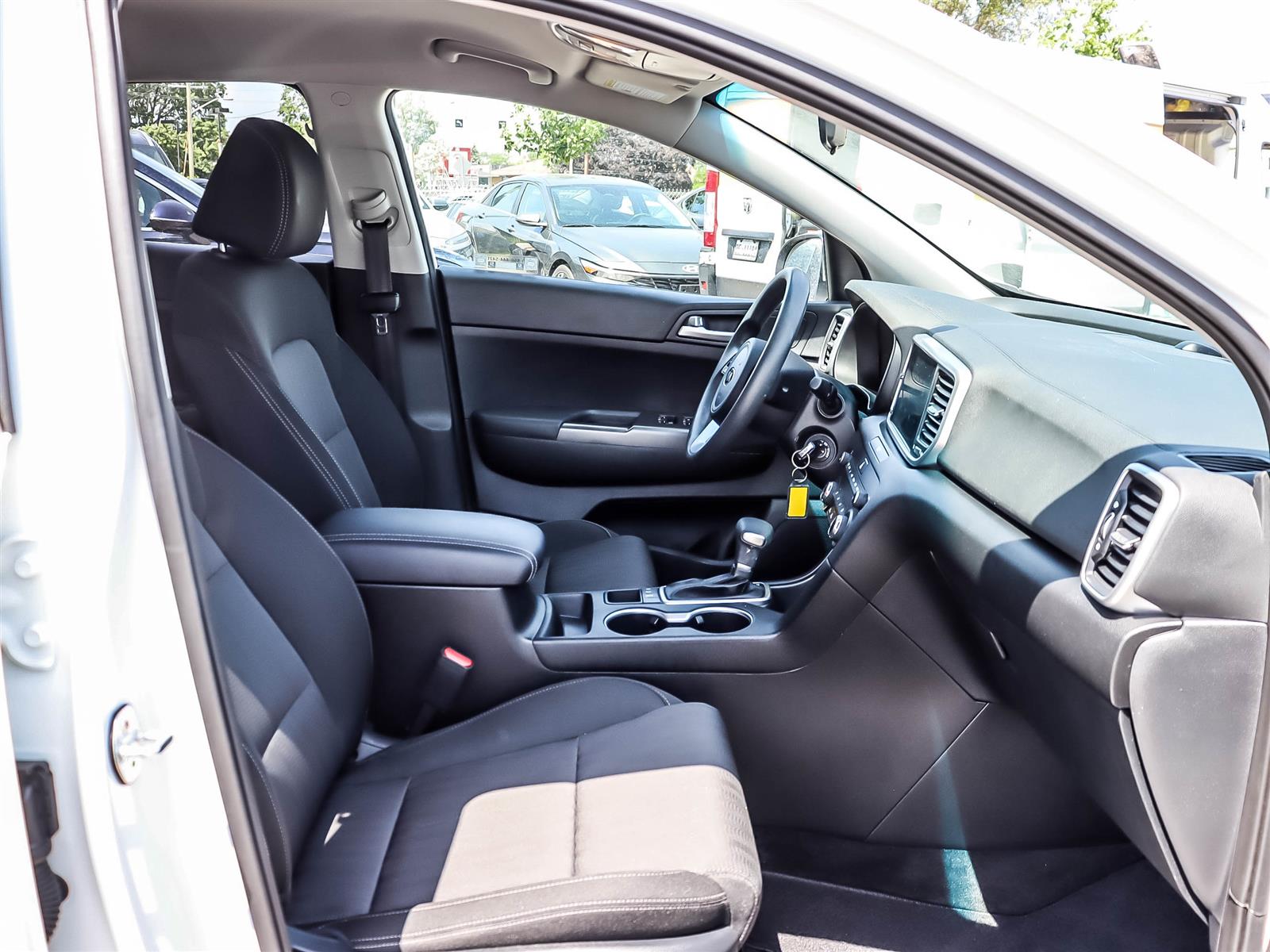 2022 Kia Sportage LX - Thumbnail 15