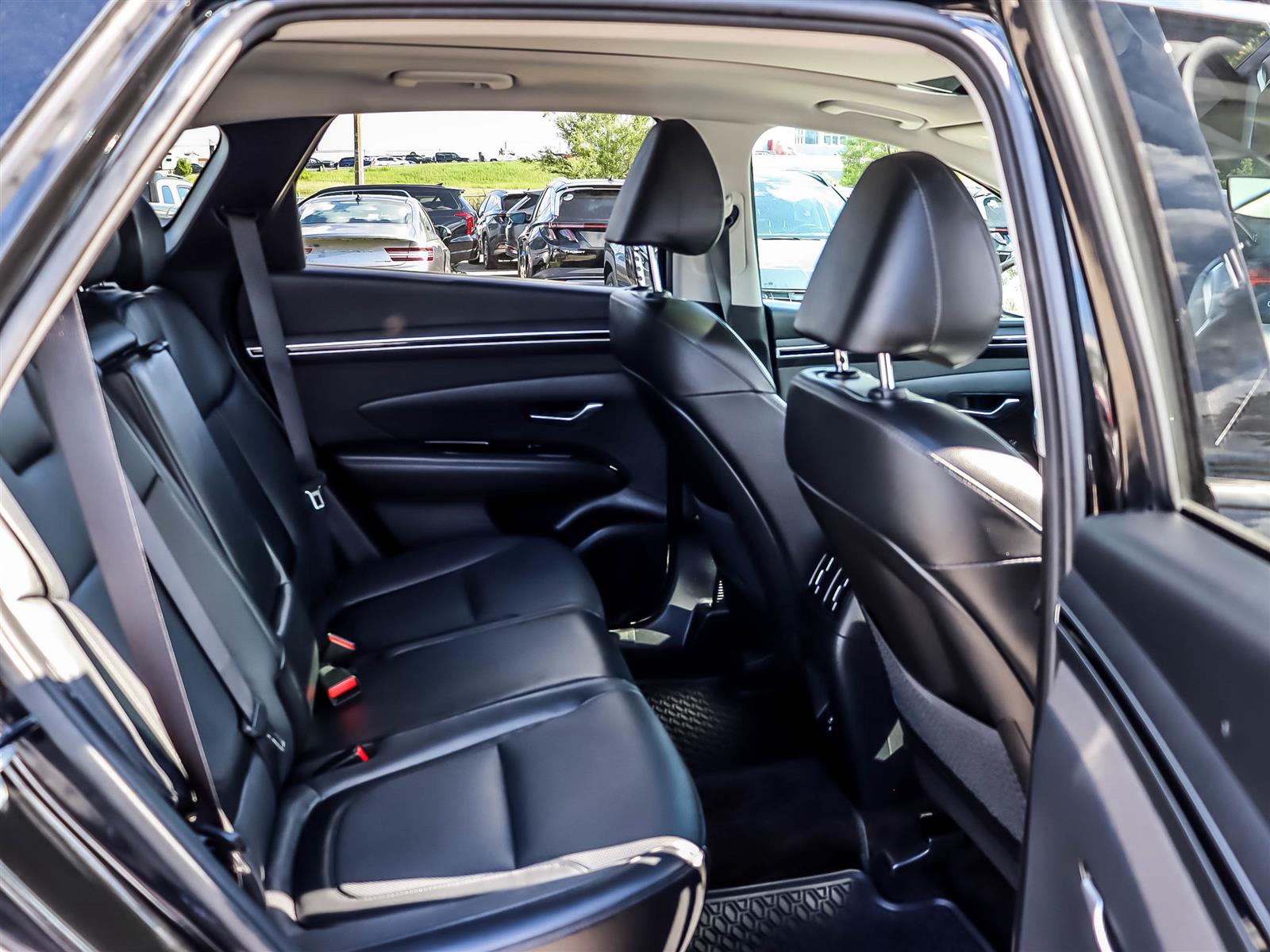 2023 Hyundai Tucson PREFERRED - Thumbnail 16