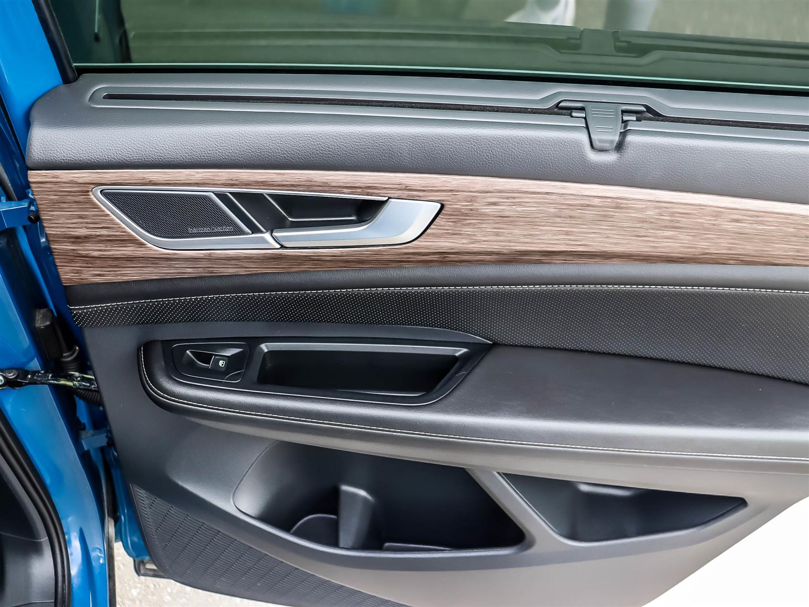 2025 Volkswagen Atlas EXECLINE - Thumbnail 16