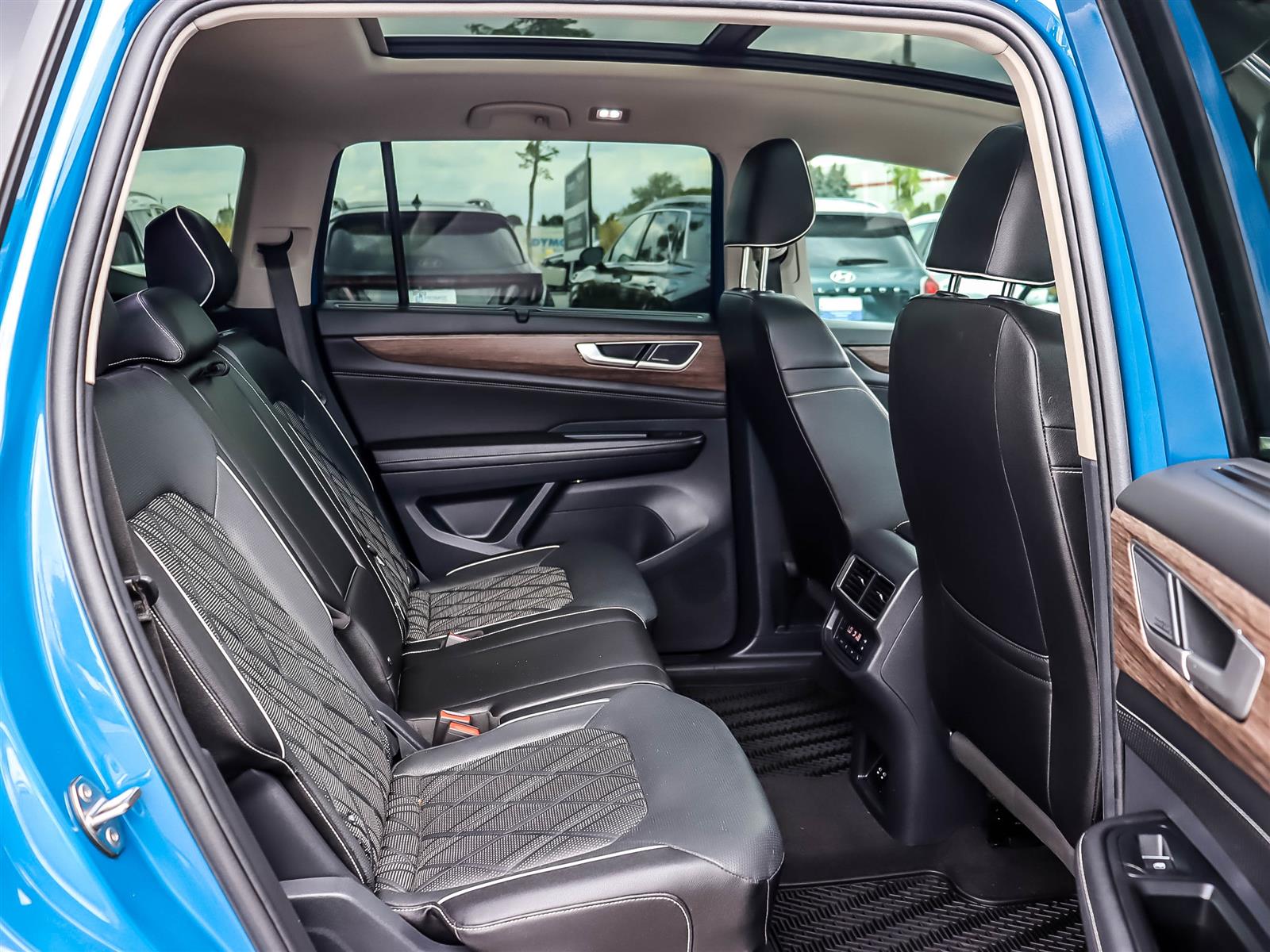 2025 Volkswagen Atlas EXECLINE - Thumbnail 17