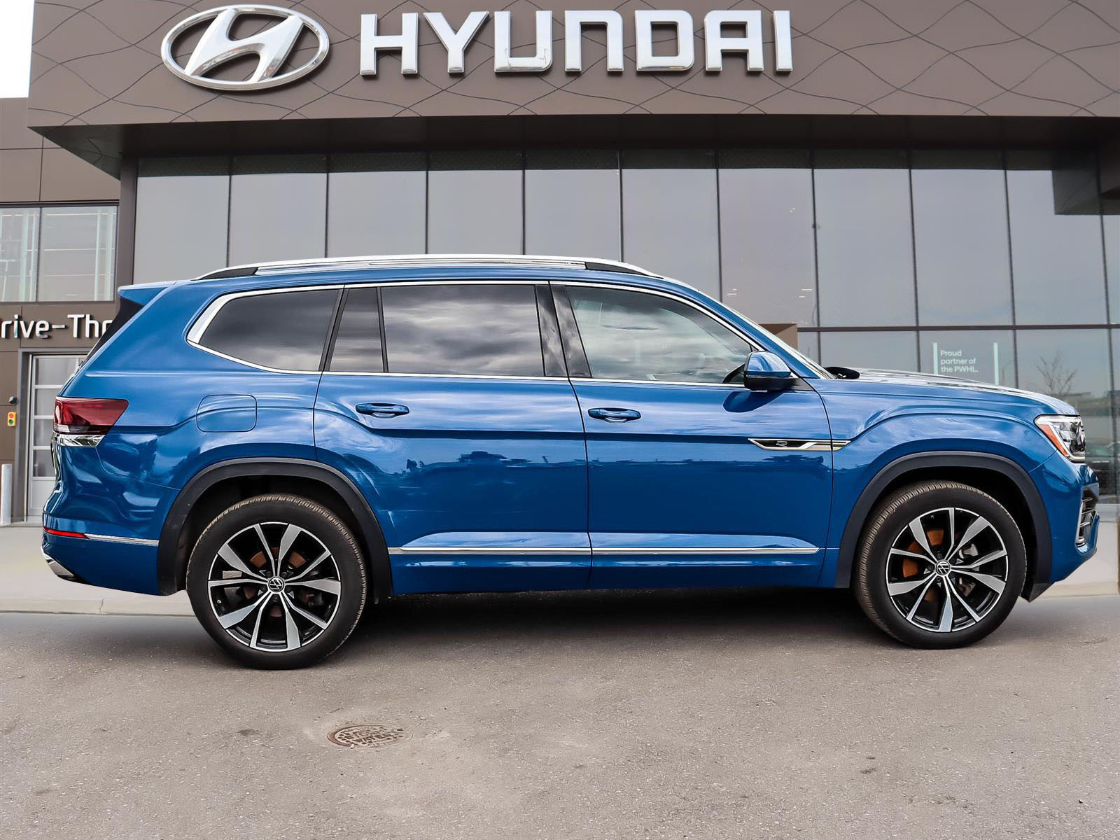 2025 Volkswagen Atlas EXECLINE - Thumbnail 3