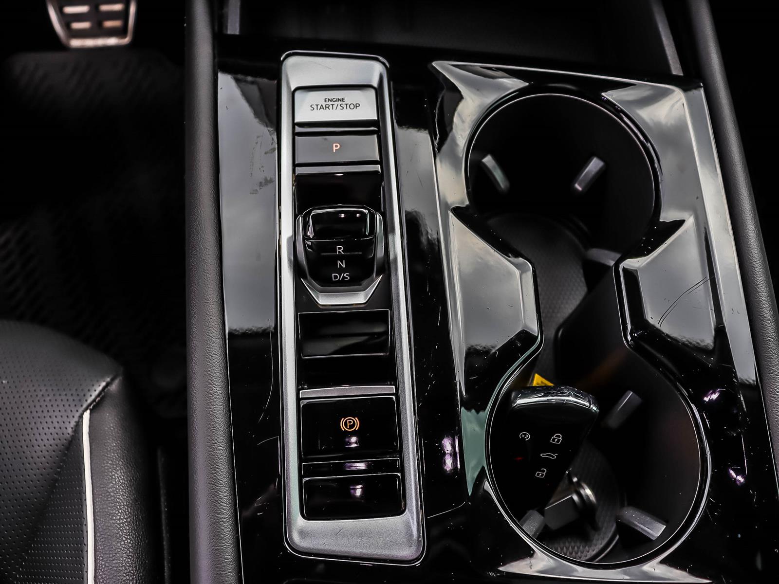 2025 Volkswagen Atlas EXECLINE - Thumbnail 32