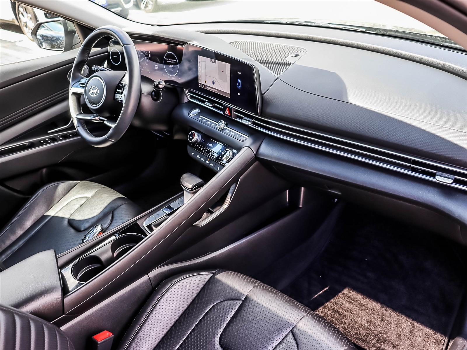 2025 Hyundai Elantra Hybrid LUXURY - Thumbnail 15