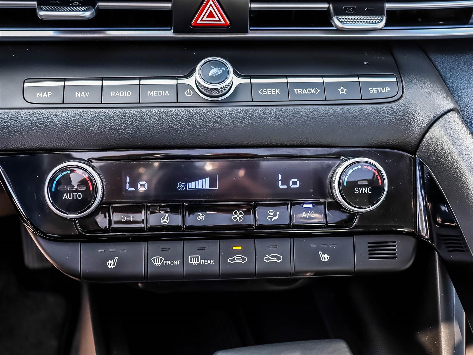 2025 Hyundai Elantra Hybrid LUXURY - Thumbnail 29