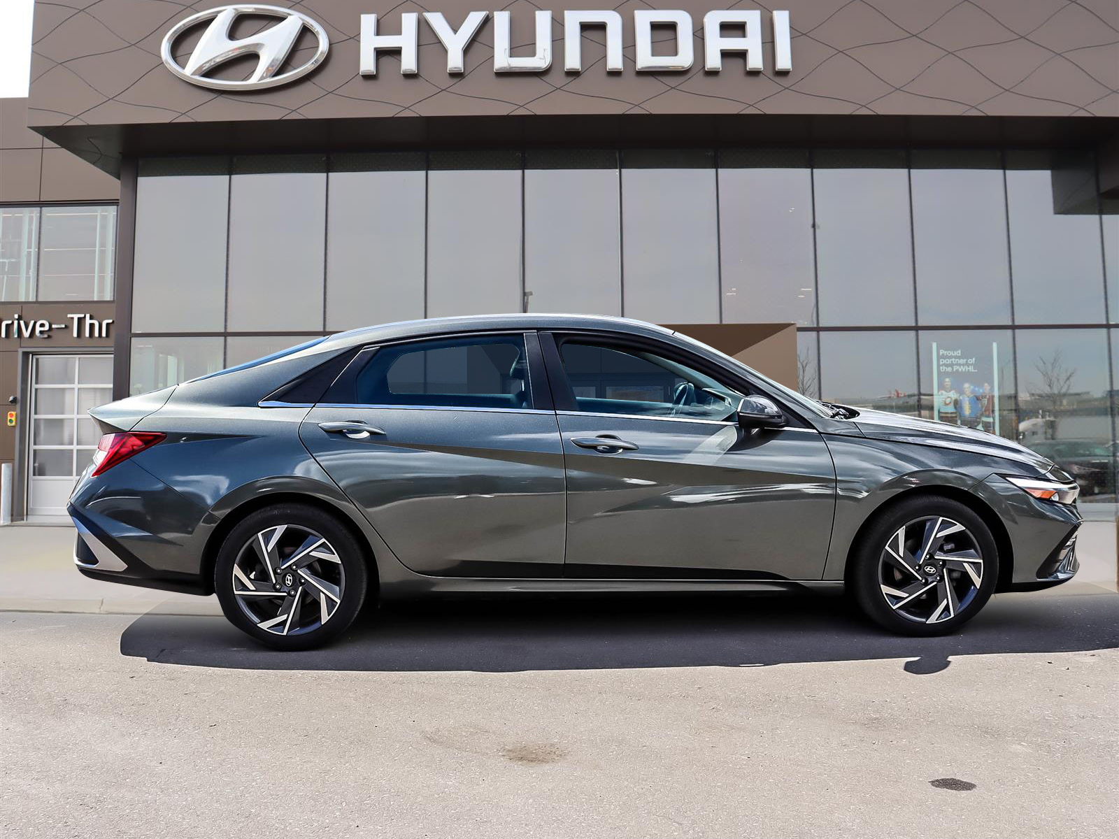 2025 Hyundai Elantra Hybrid LUXURY - Thumbnail 3