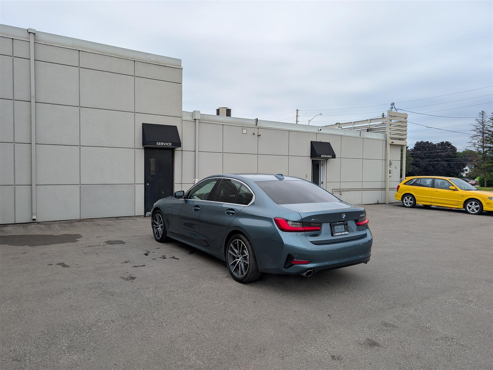 BMW 330i
