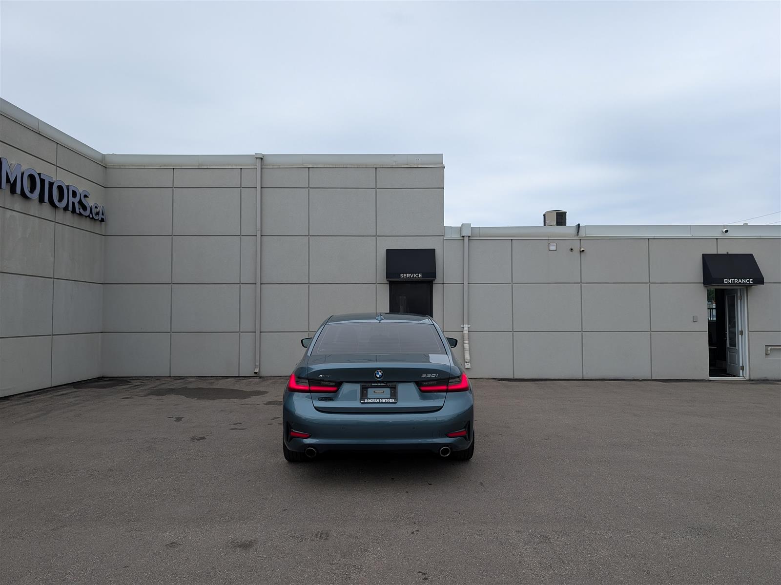 BMW 330i