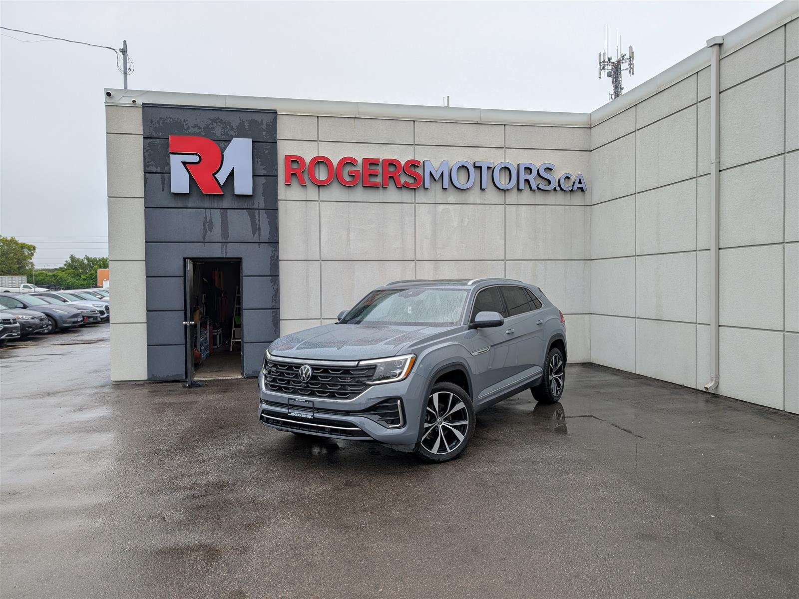 Gray 2024 Volkswagen Atlas Cross Sport SUV / Crossover Automatic