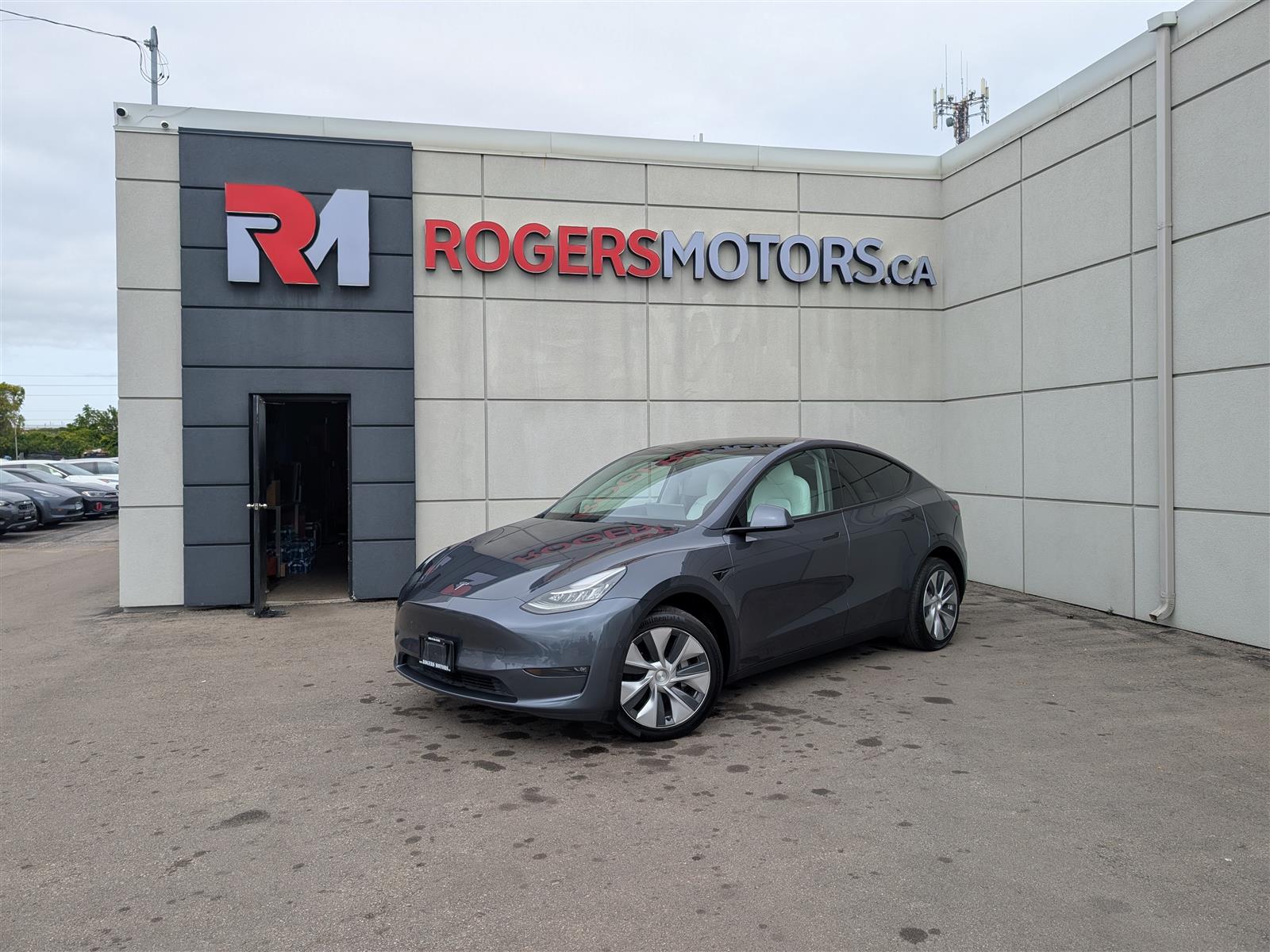 2022 Tesla Model Y LONG RANGE AWD - WHITE INTERIOR - DUAL MOTOR - Main View