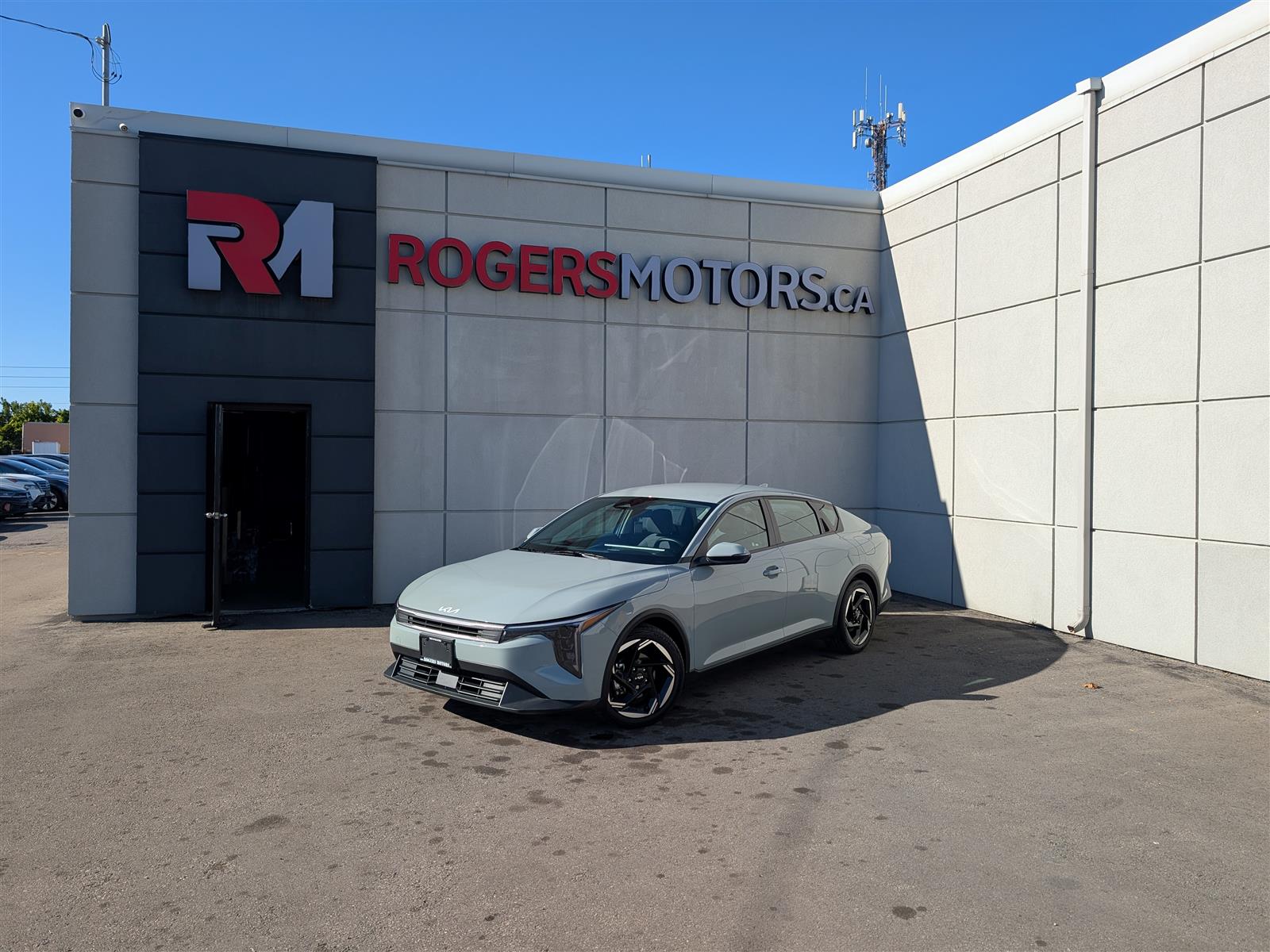 Gray 2025 Kia K4 Sedan Front-Wheel Drive Automatic