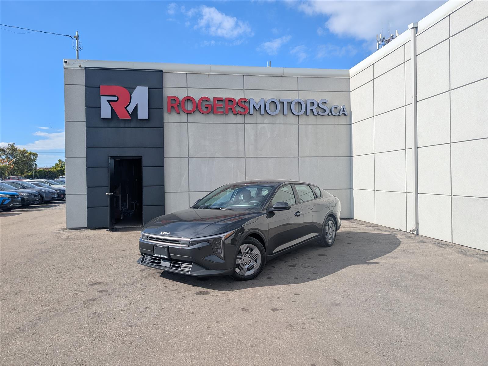Gray 2025 Kia K4 Sedan Front-Wheel Drive Automatic