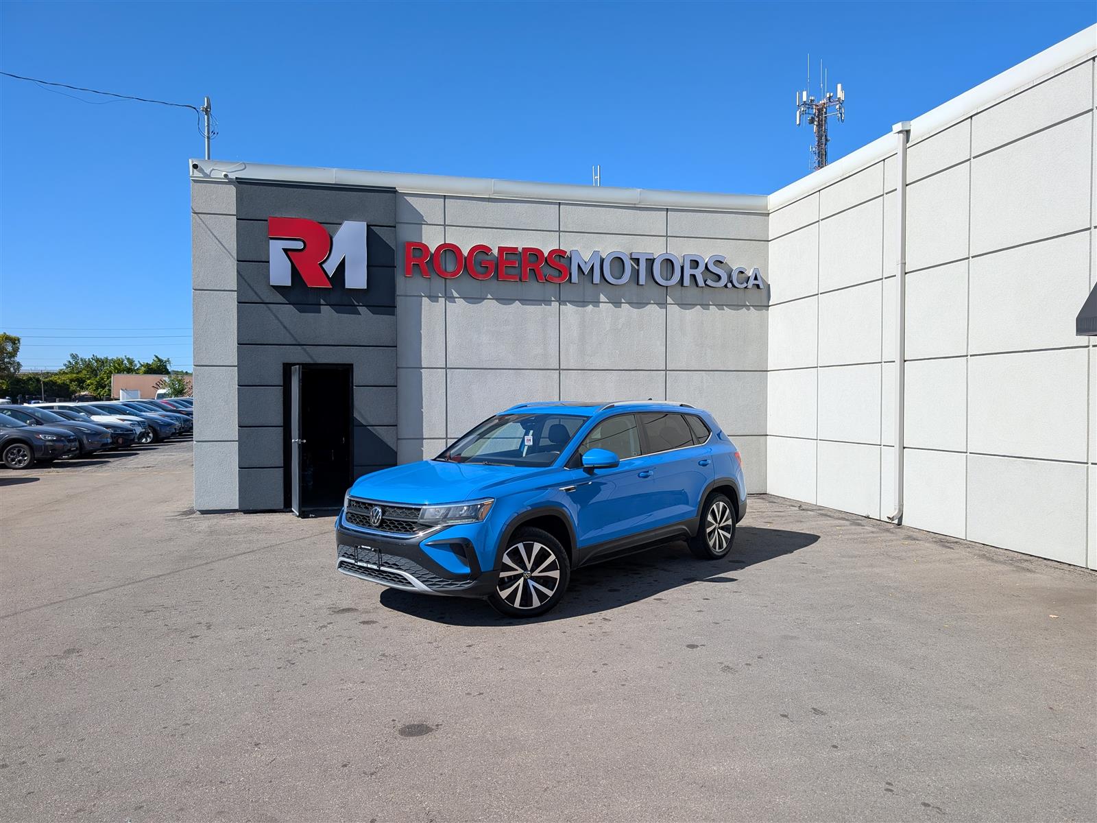 2023 Volkswagen Taos 4MOTION - PANO ROOF - REV CAM - TECH FEATS - Main View