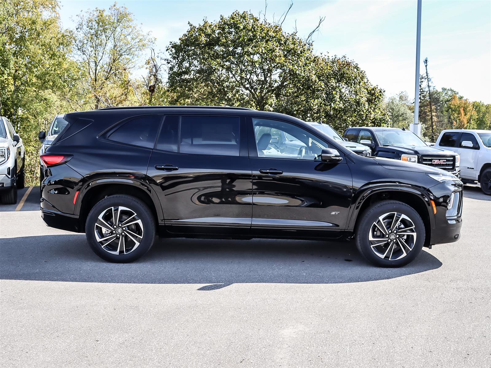 2026 Buick Enclave AWD 4dr Sport Touring - Thumbnail 4