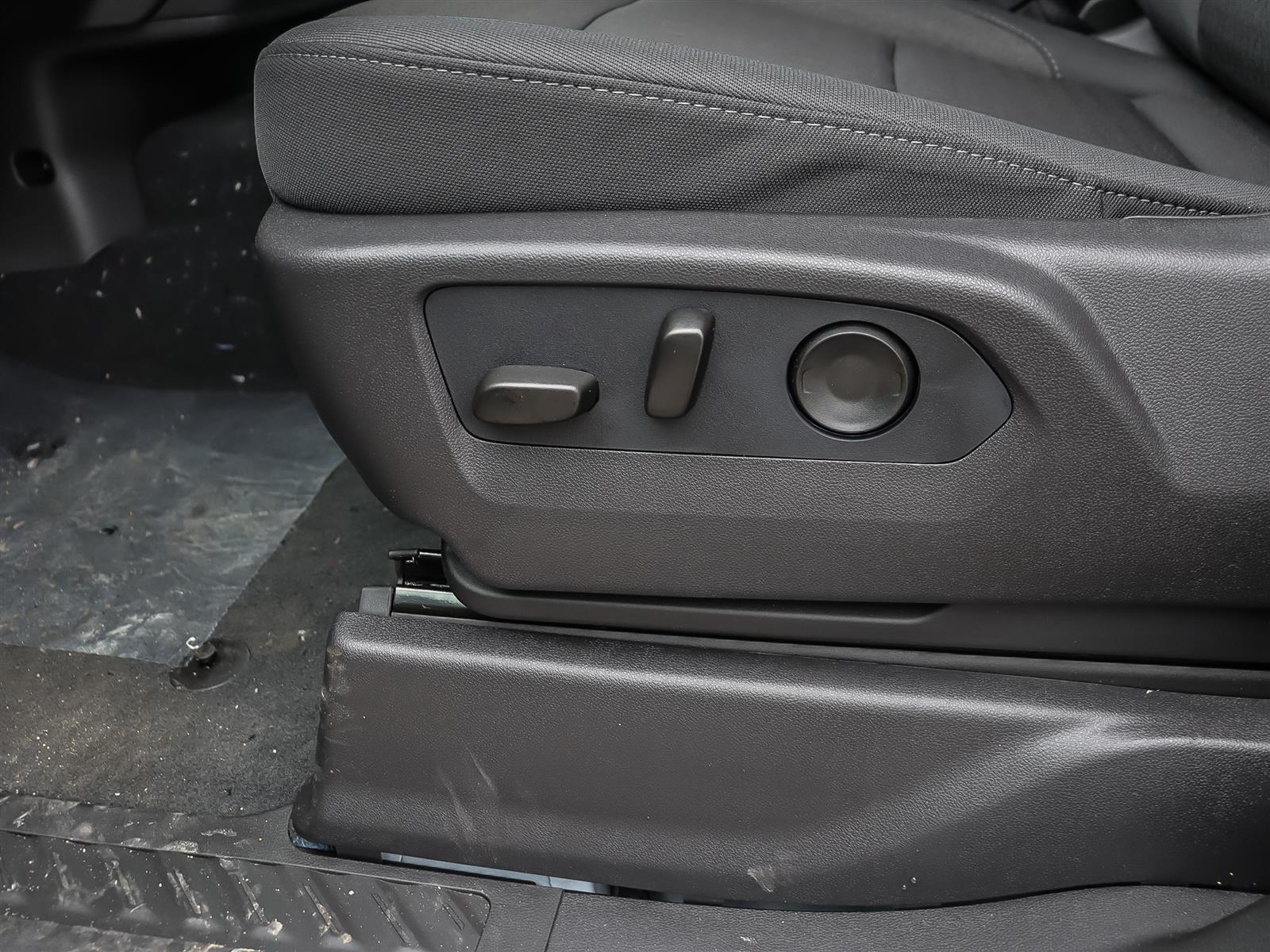 2026 Chevrolet Silverado 1500 Crew Cab Short Box 4-Wheel Drive Custom Trail Boss - Thumbnail 11