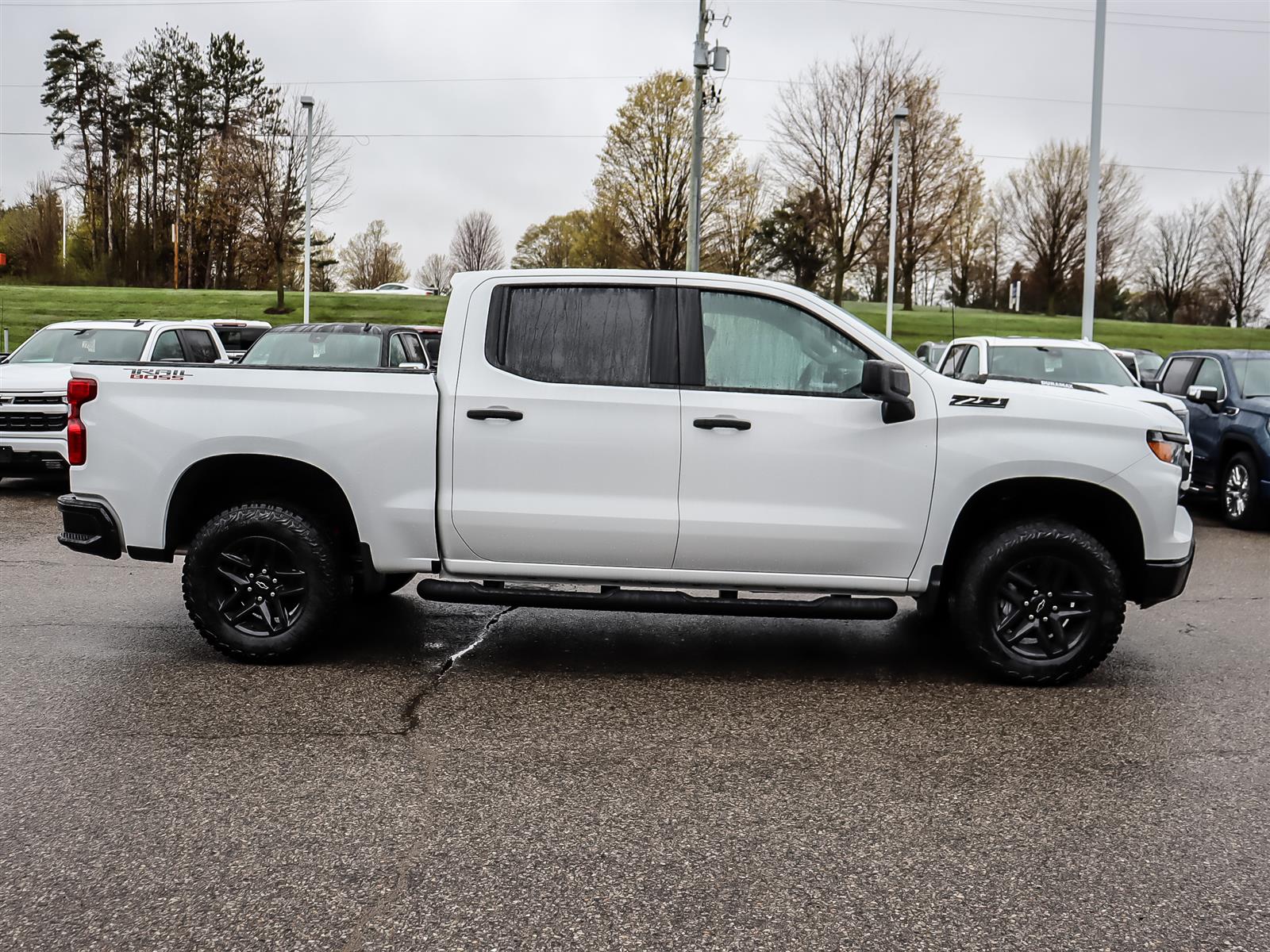 2026 Chevrolet Silverado 1500 Crew Cab Short Box 4-Wheel Drive Custom Trail Boss - Thumbnail 4