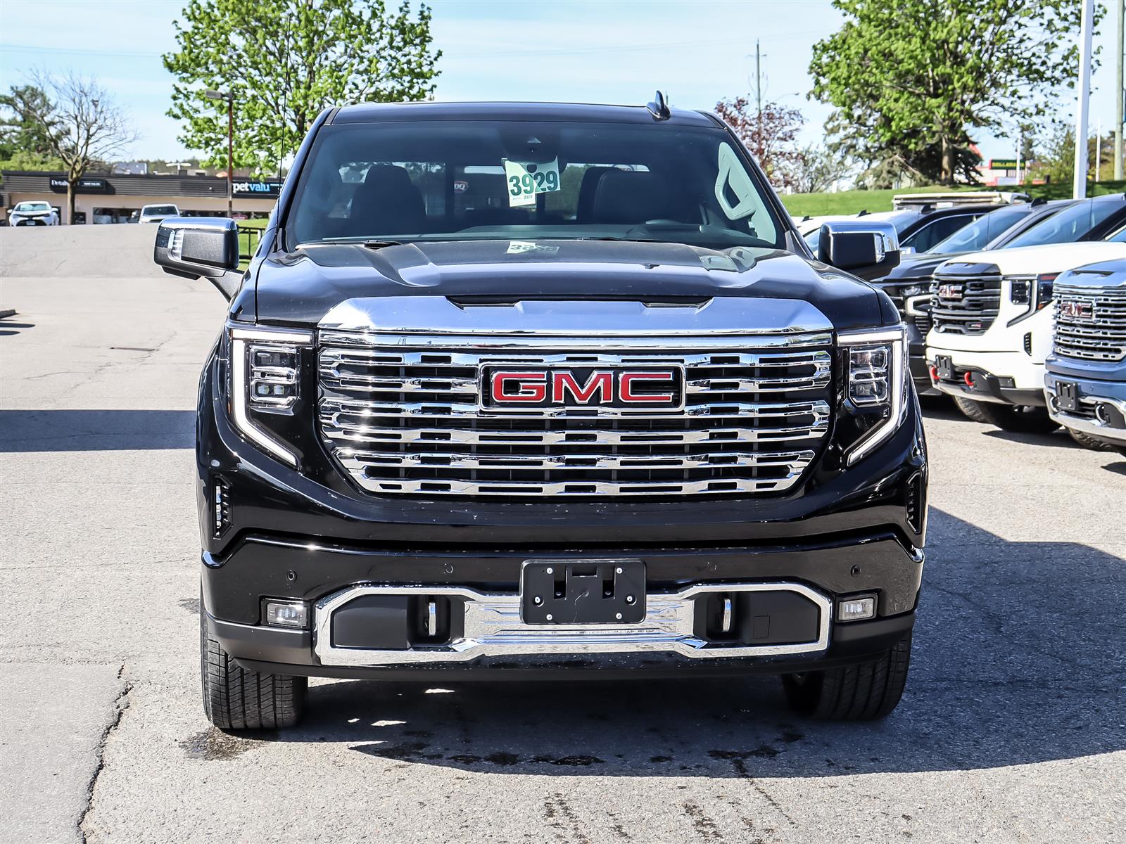 2026 GMC Sierra 1500 Crew Cab Short Box 4-Wheel Drive Denali - Thumbnail 3