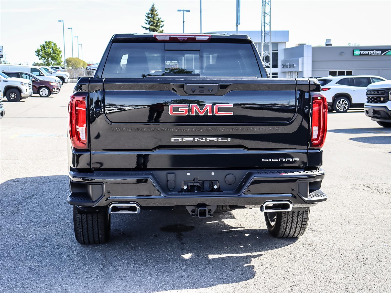 2026 GMC Sierra 1500 Crew Cab Short Box 4-Wheel Drive Denali - Thumbnail 5