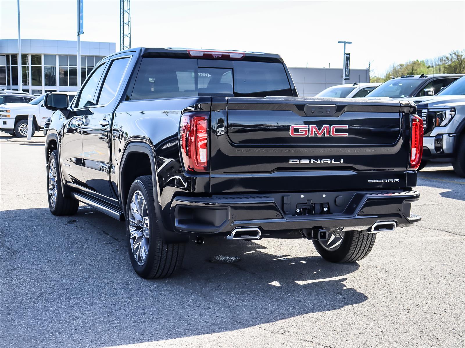 2026 GMC Sierra 1500 Crew Cab Short Box 4-Wheel Drive Denali - Thumbnail 6