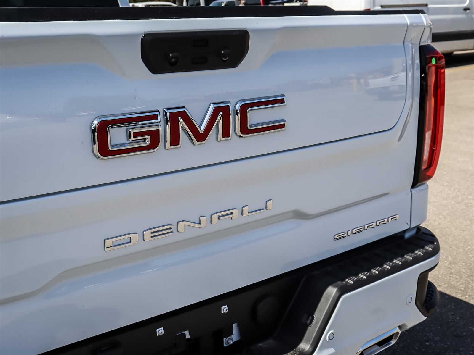 2026 GMC Sierra 1500 Crew Cab Short Box 4-Wheel Drive Denali - Thumbnail 22