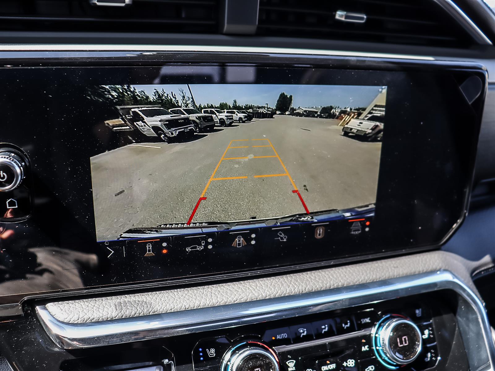 2026 GMC Sierra 1500 Crew Cab Short Box 4-Wheel Drive Denali - Thumbnail 24