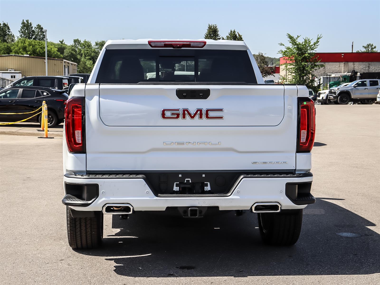 2026 GMC Sierra 1500 Crew Cab Short Box 4-Wheel Drive Denali - Thumbnail 5