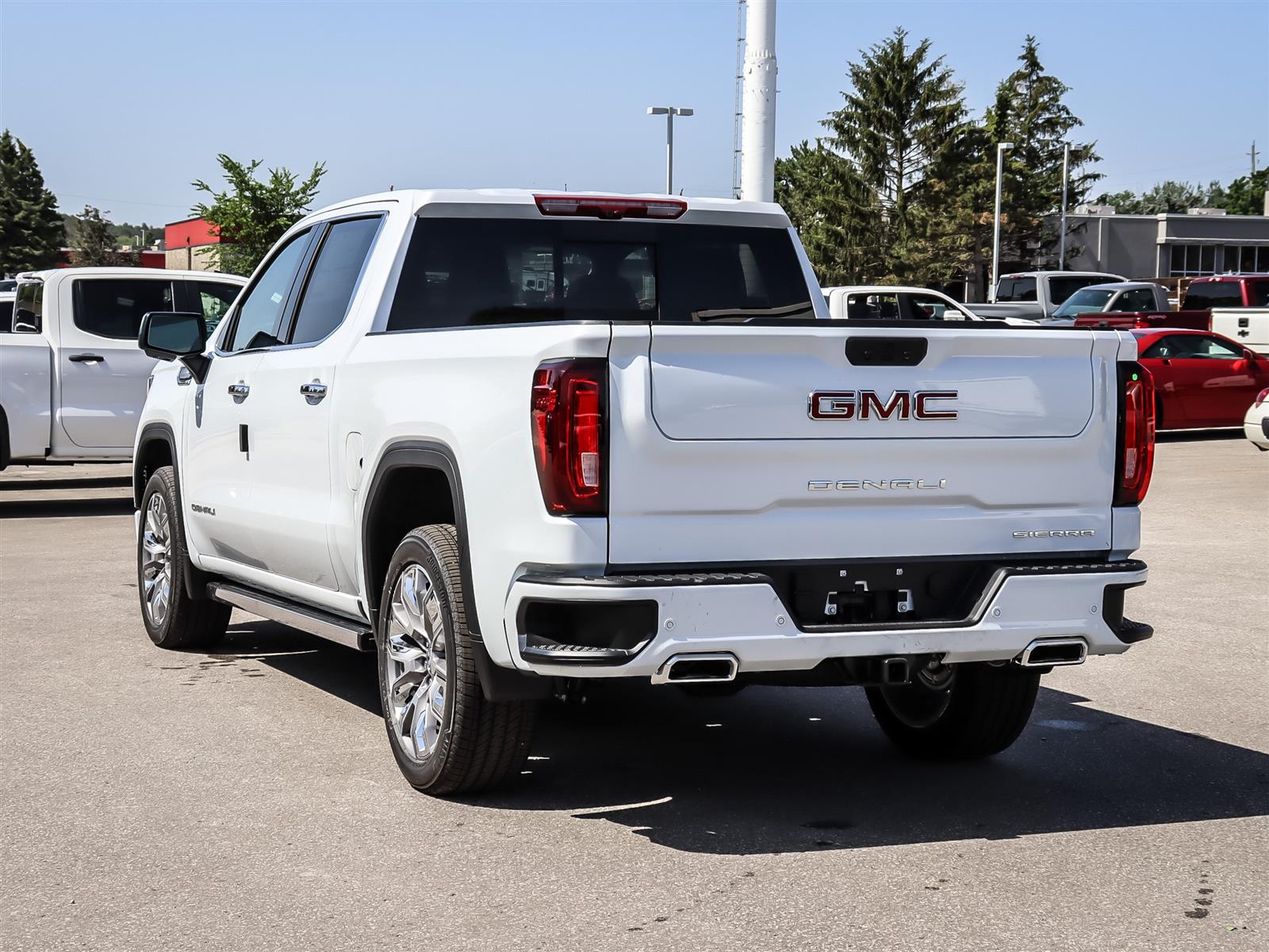 2026 GMC Sierra 1500 Crew Cab Short Box 4-Wheel Drive Denali - Thumbnail 6