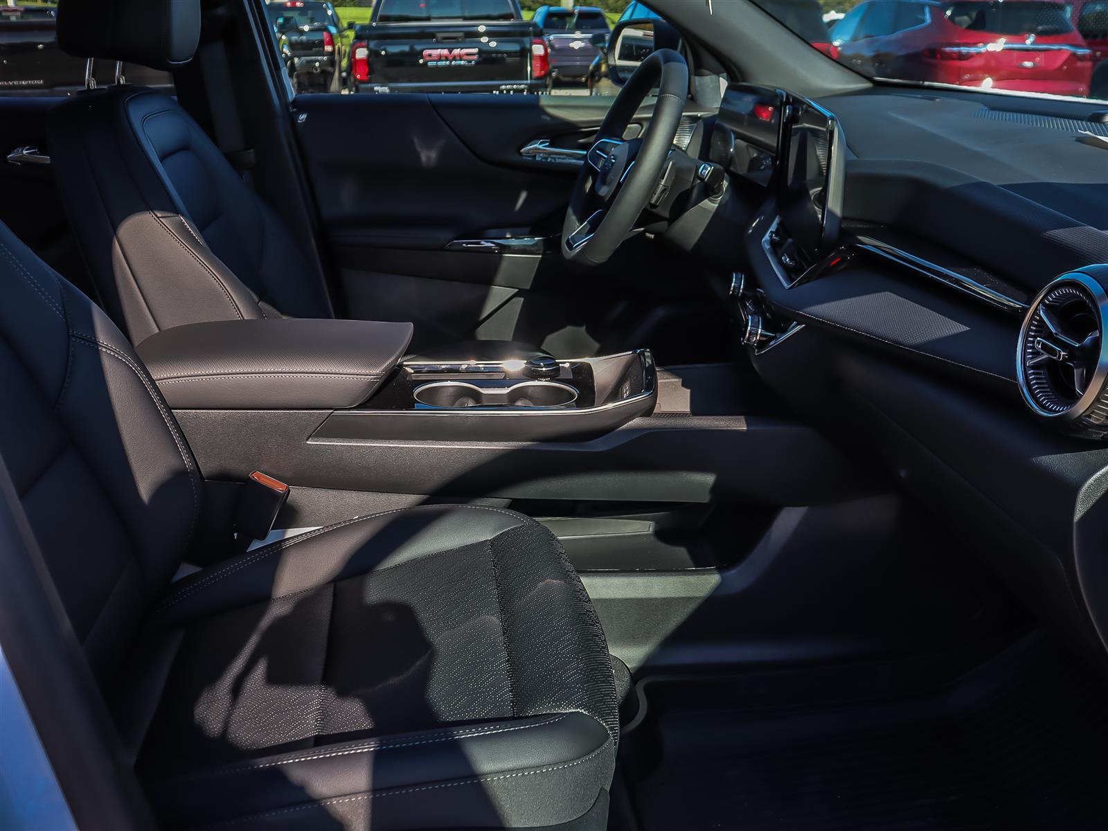 2027 Chevrolet Equinox AWD LT - Thumbnail 17