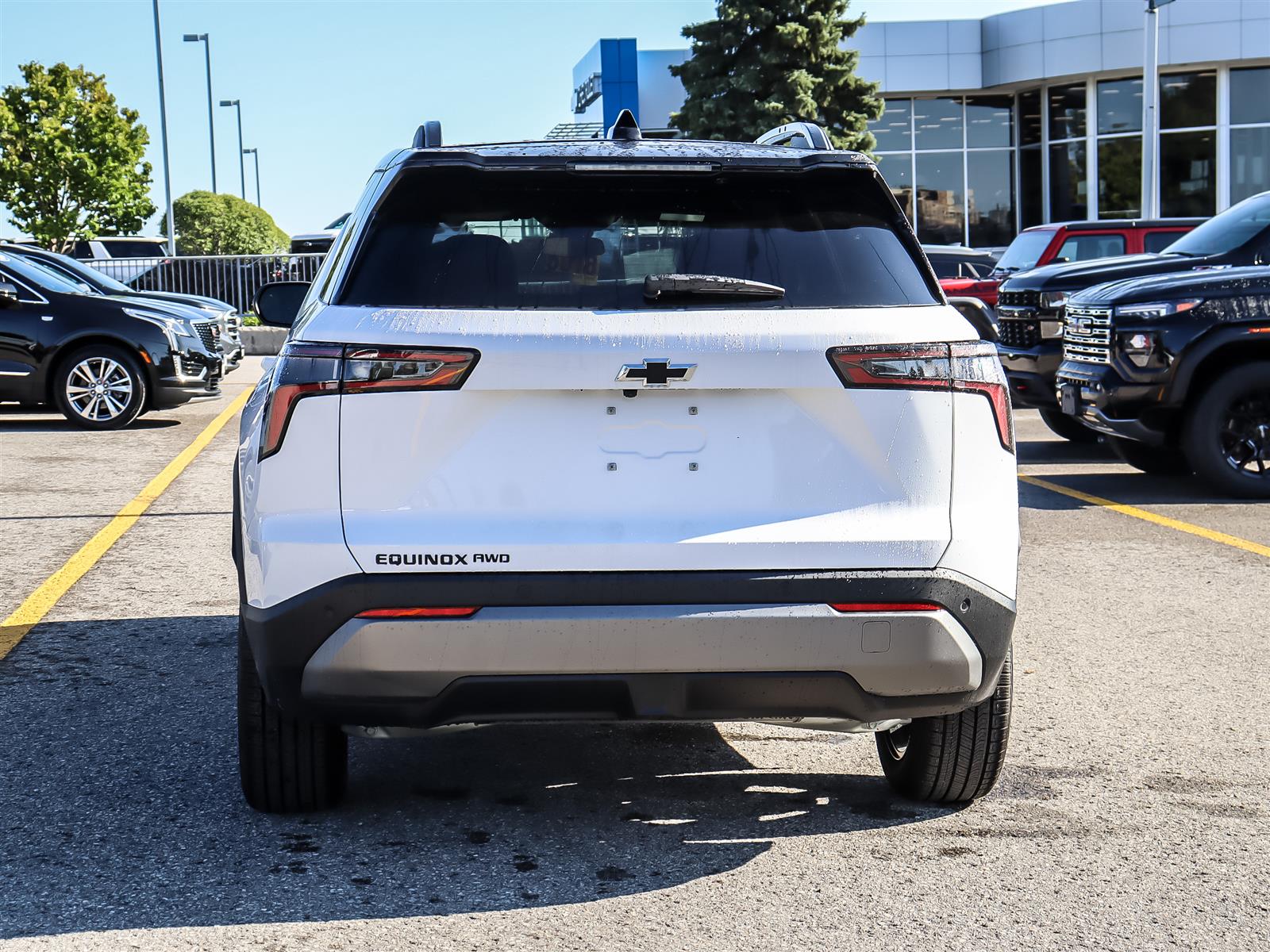 2027 Chevrolet Equinox AWD LT - Thumbnail 5