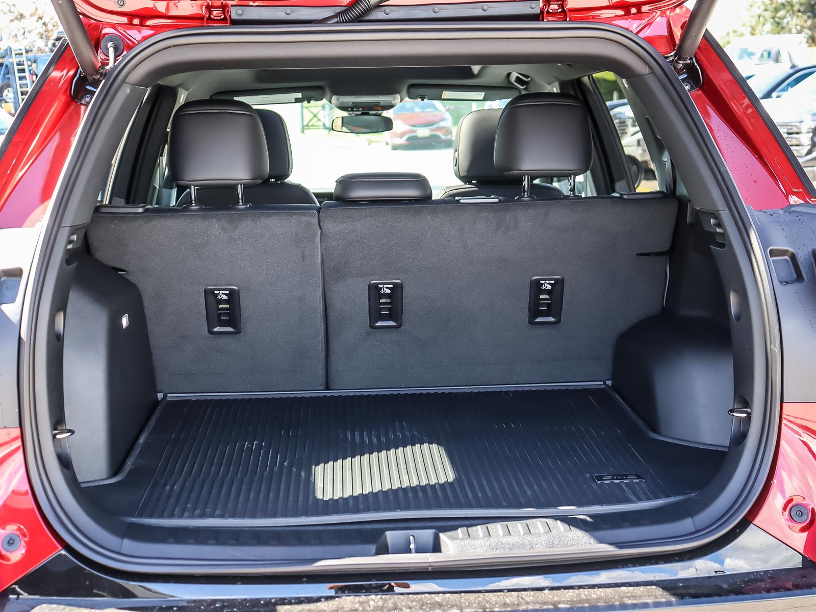 2027 GMC Terrain AWD AT4 - Thumbnail 14